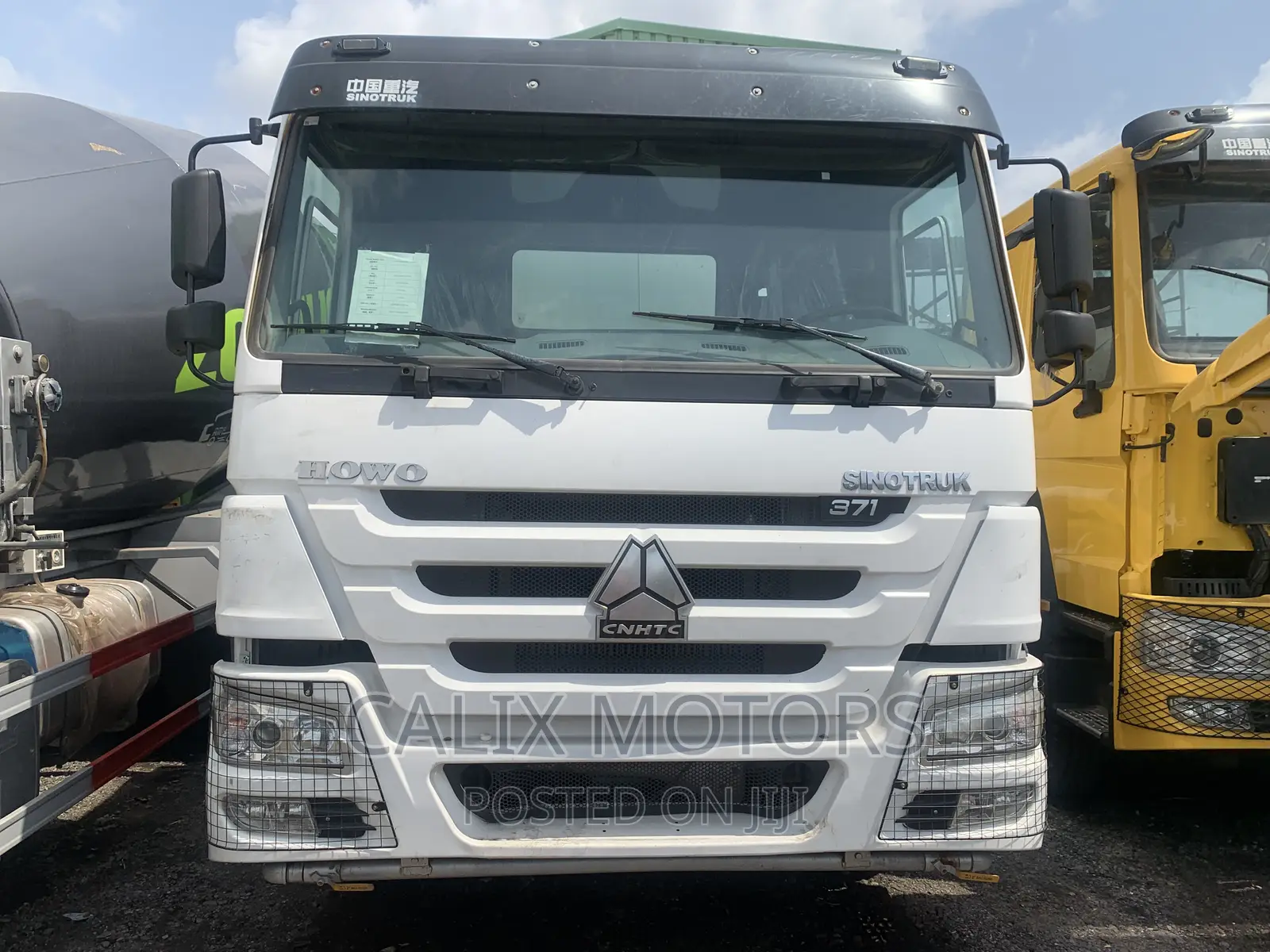 Foreign Used Howo Water Tanker Truck 10 Tires.