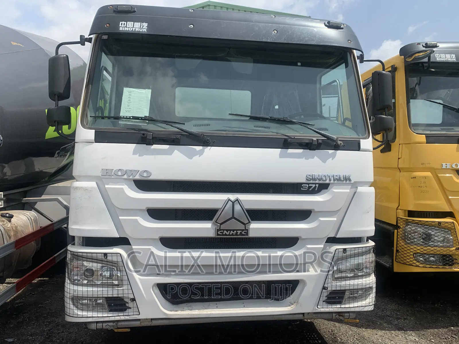 Foreign Used Howo Water Tanker Truck 10 Tires.