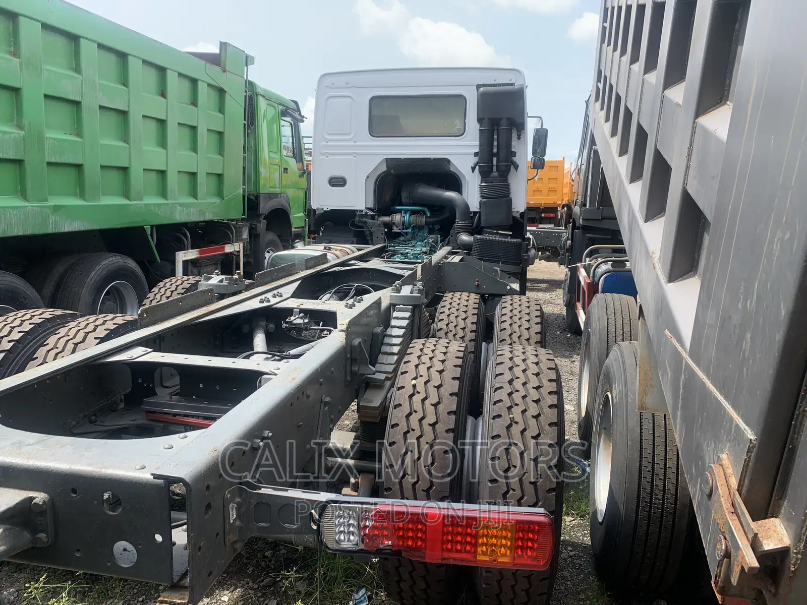 Foreign Used Howo Truck Tractor Head Long Chassis.