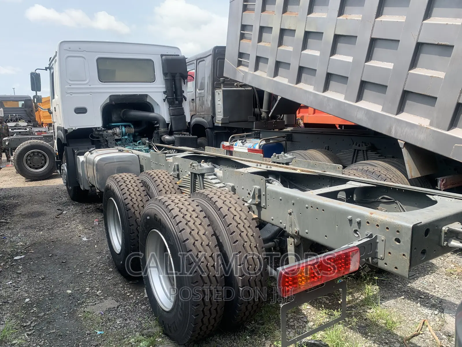 Foreign Used Howo Truck Tractor Head Long Chassis.