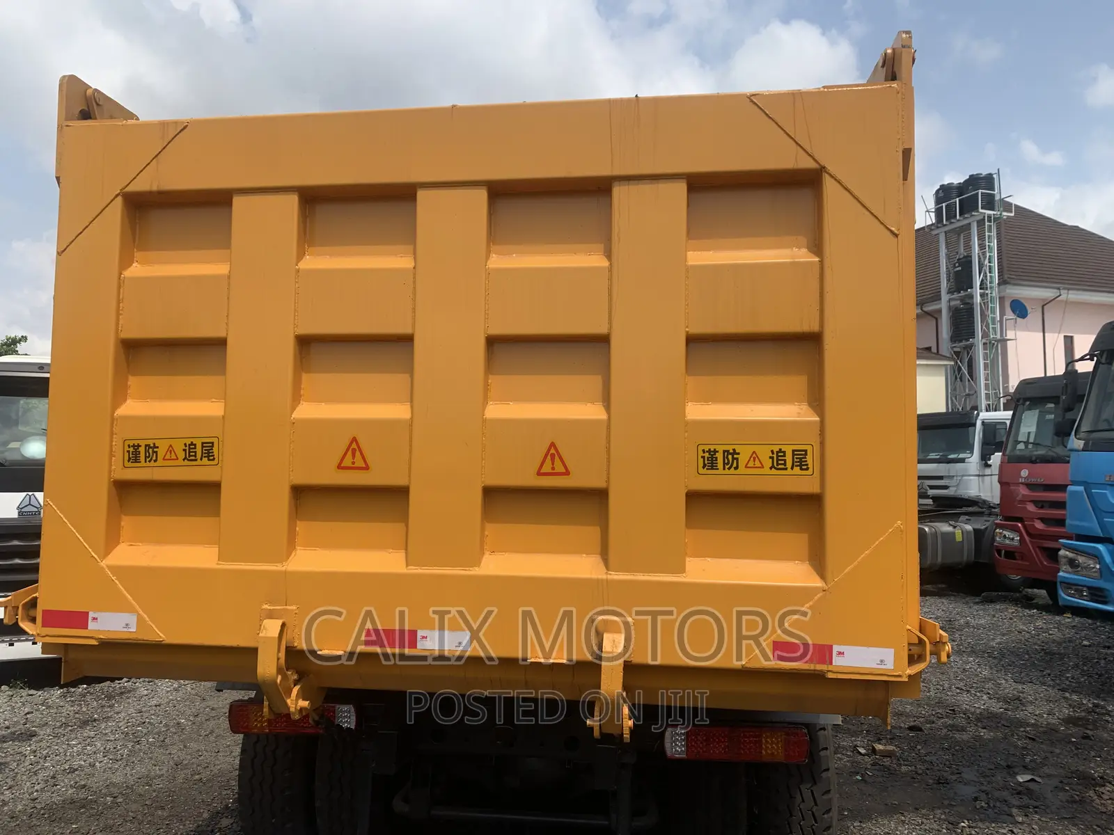 Foreign Used Howo Truck 10 Tires Tipper.