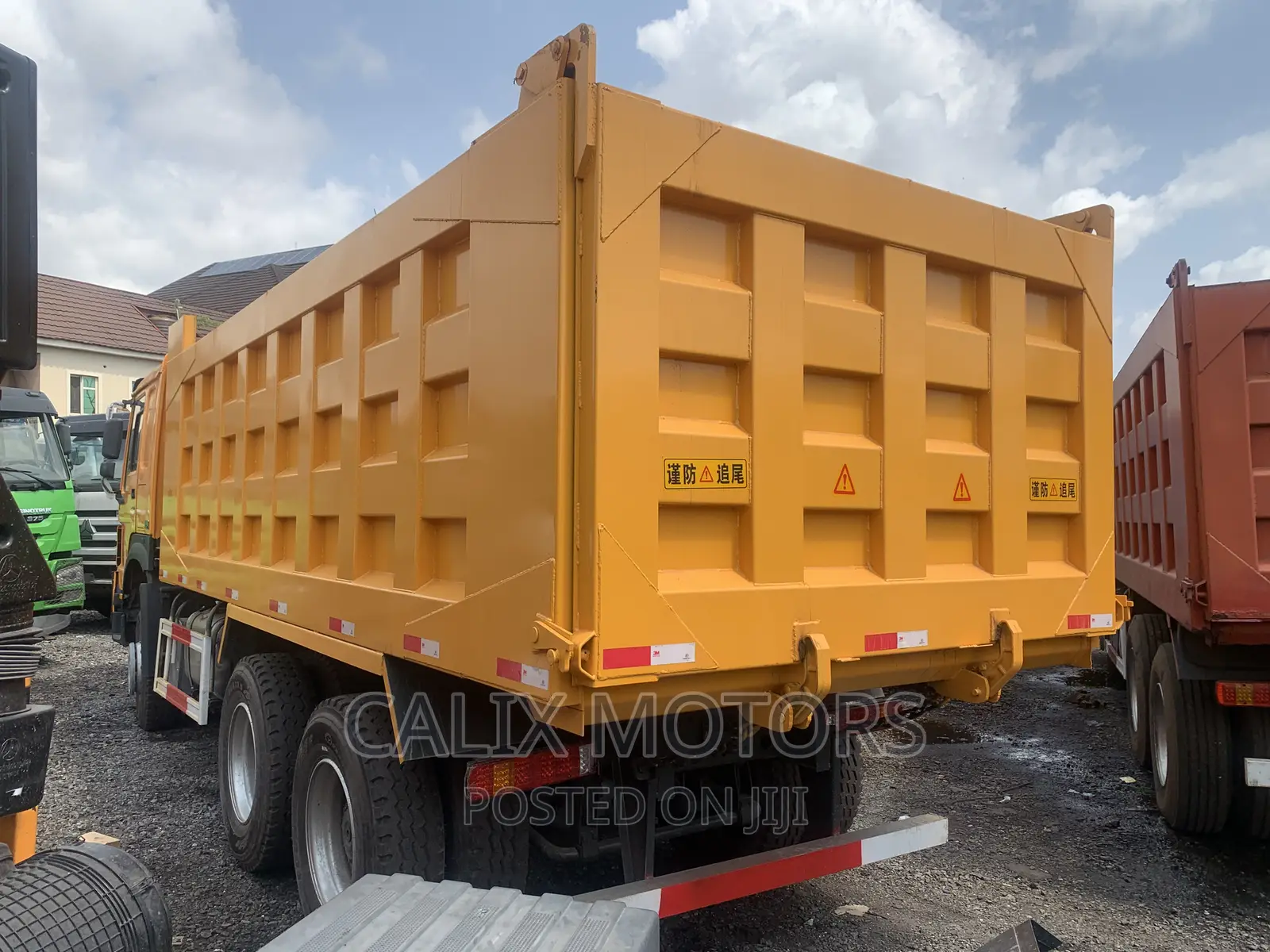 Foreign Used Howo Truck 10 Tires Tipper.