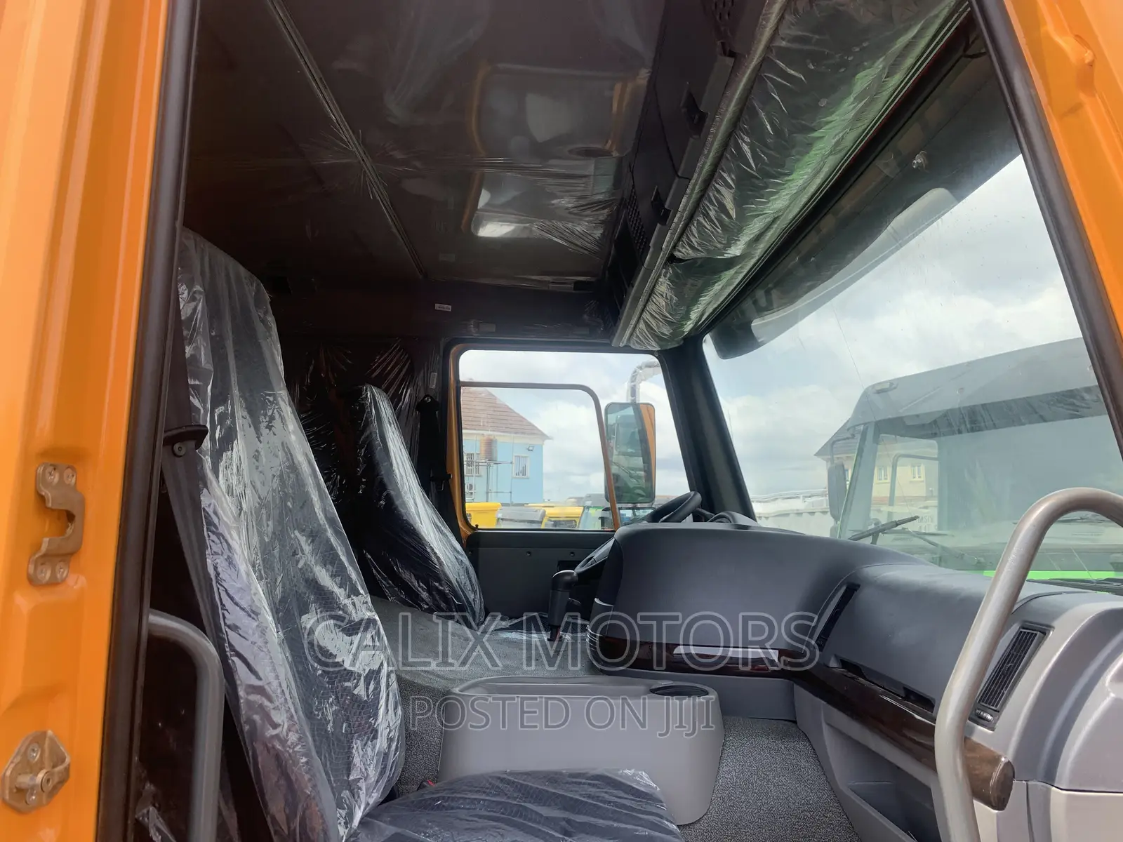 Foreign Used Howo Truck 10 Tires Tipper.