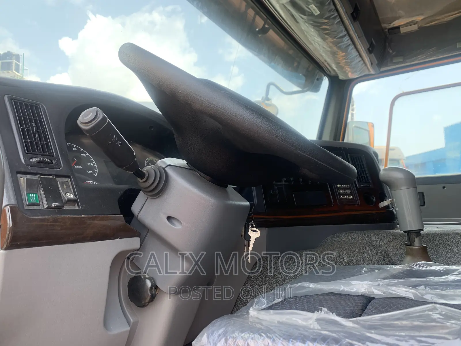 Foreign Used Howo Truck 10 Tires Tipper.