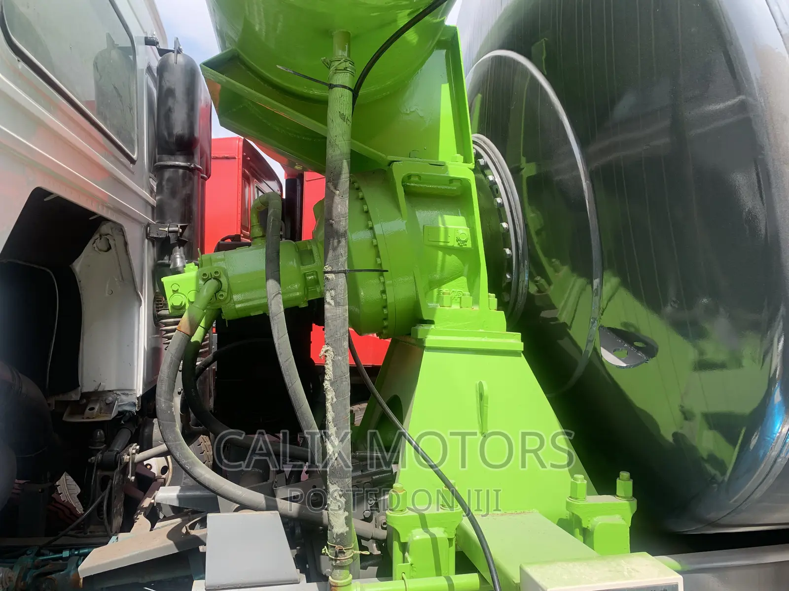 Foreign Used Howo Concrete Mixer Truck.