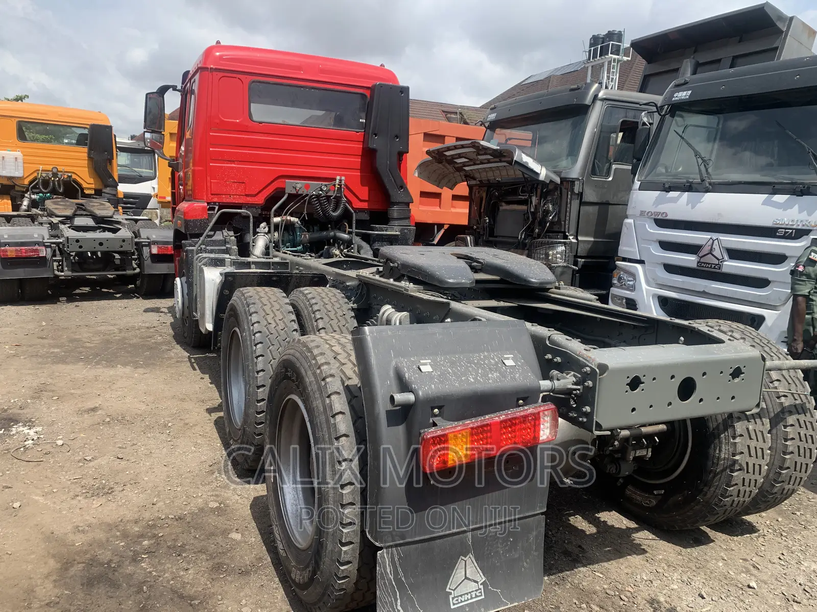 Foreign Used Howo Tractor Head Truck, 10 Tires.