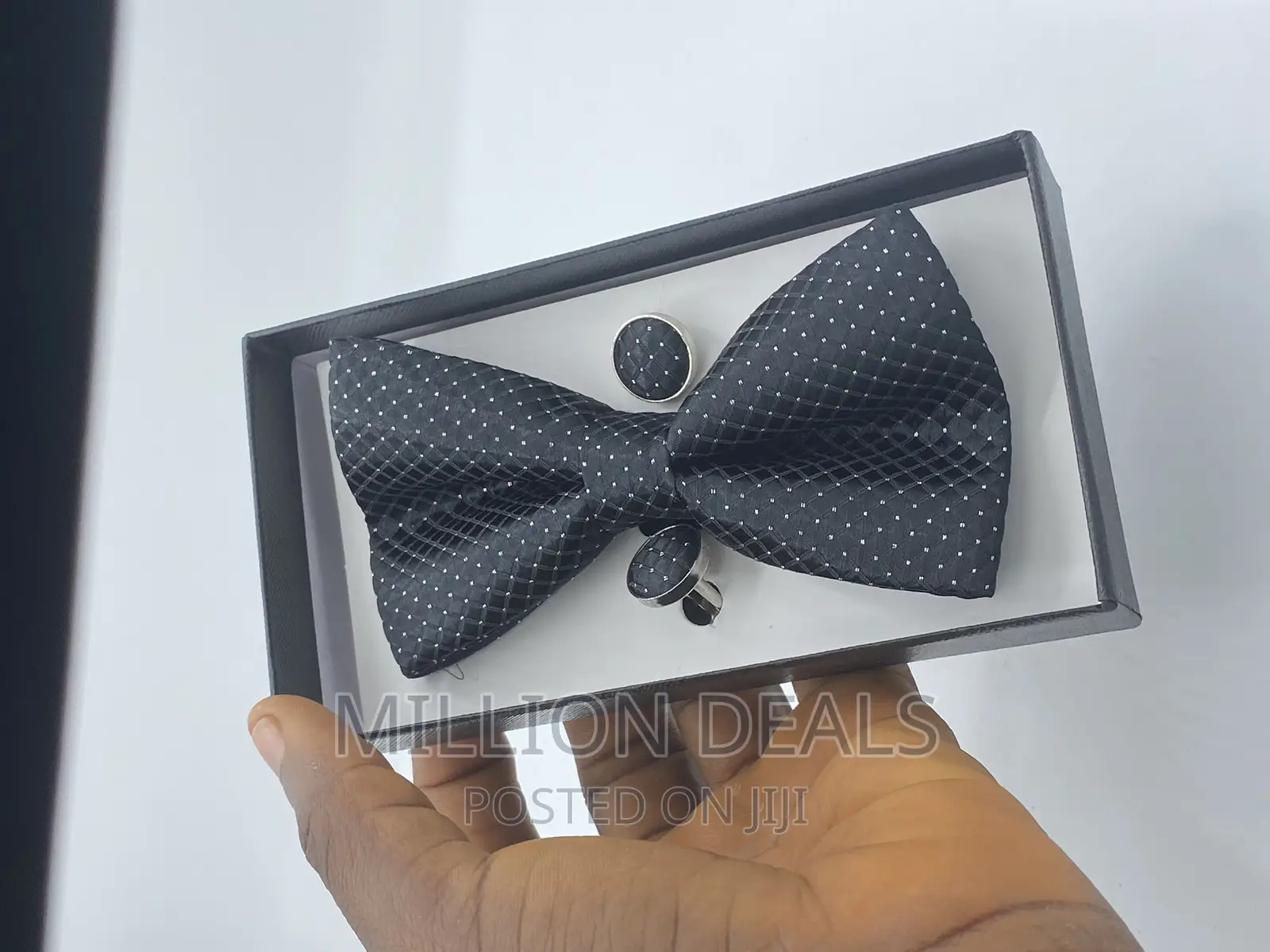 Pattern Stylish Black Dotted Men’S Bow Tie