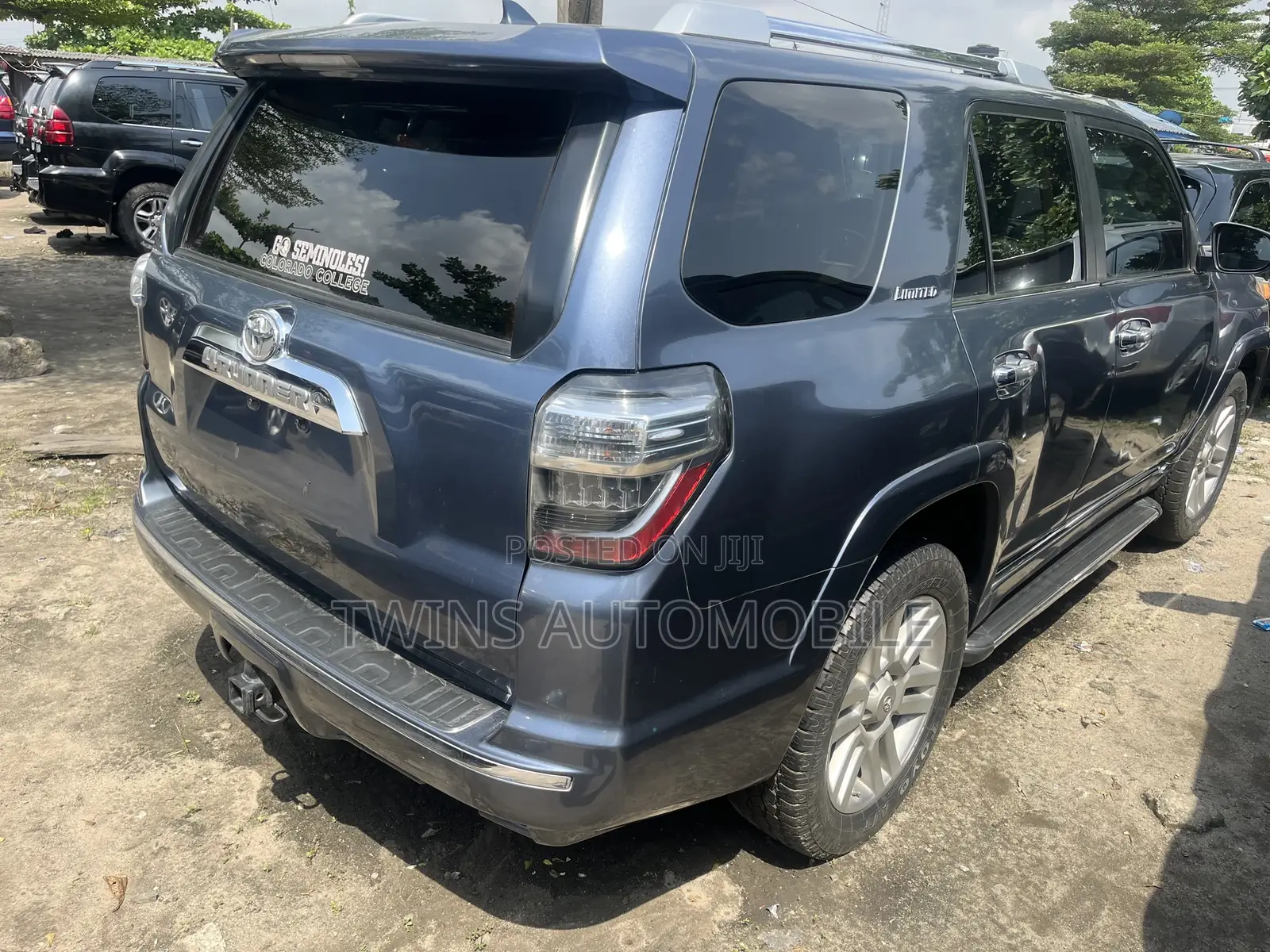 Toyota 4-Runner Limited 4WD 2011 Blue