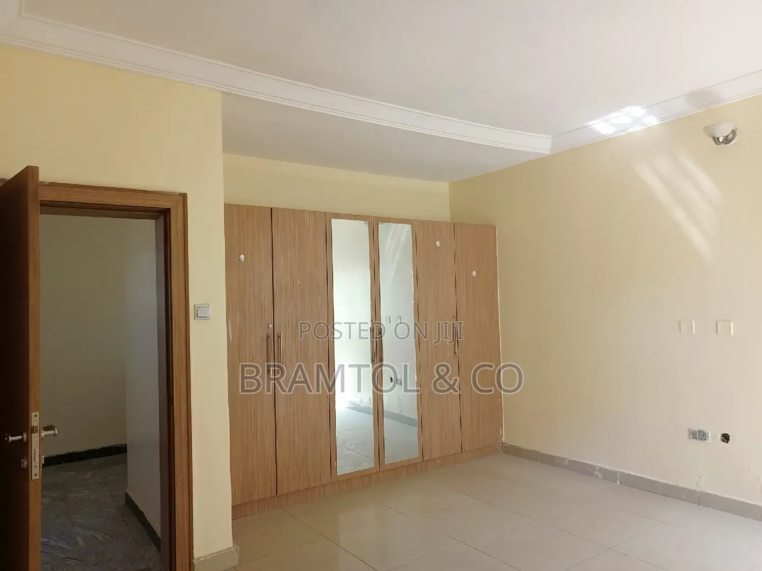 4bdrm Townhouse / Terrace in Durumi for rent