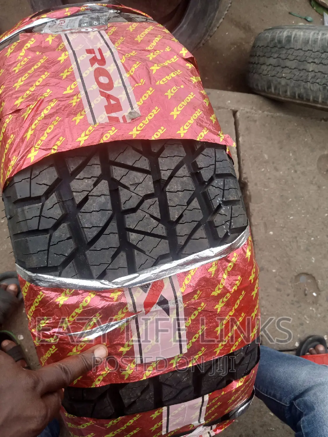 275/55r20 Roadx Tires