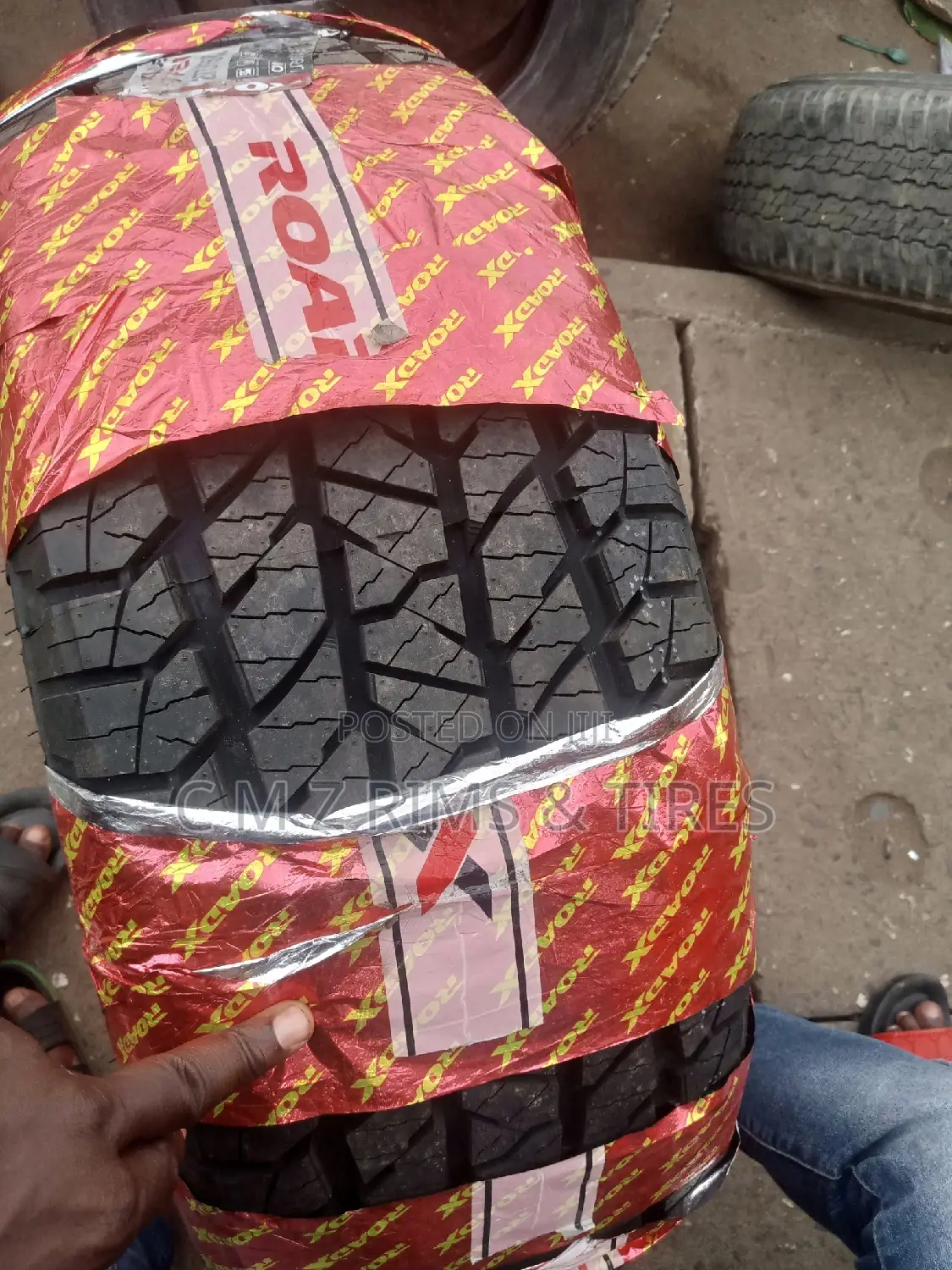 275/55r20 Roadx Tires