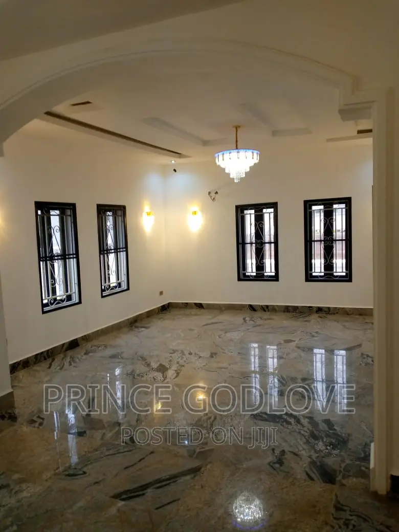 9bdrm Duplex in Maitama for sale