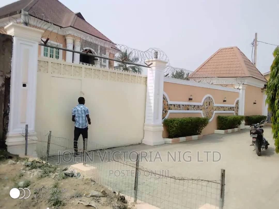 12bdrm Block of Flats in Ajara, Badagry / Badagry for sale