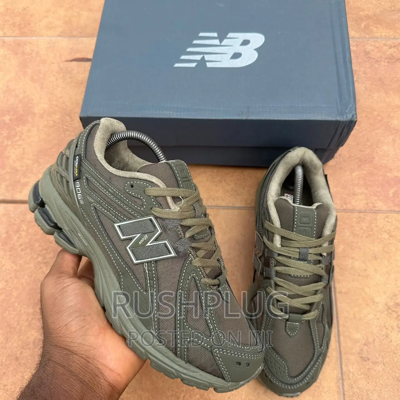 Classic New Balance 1906R Cordura Olive Sneakers
