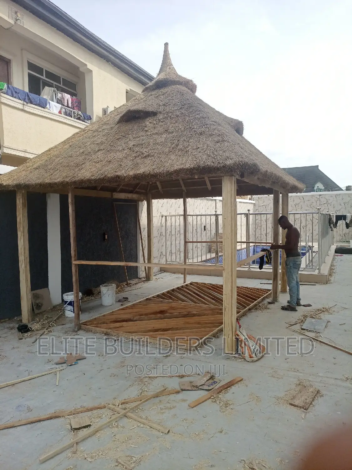 Quality Bush Bar Gazebo Hut in Lagos