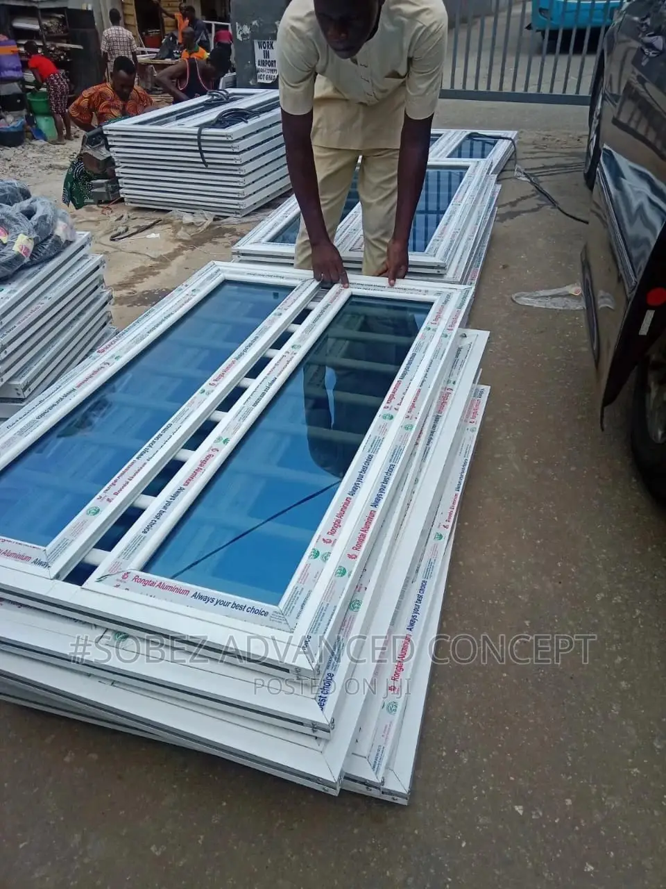Blue Colour Casement Aluminum Window