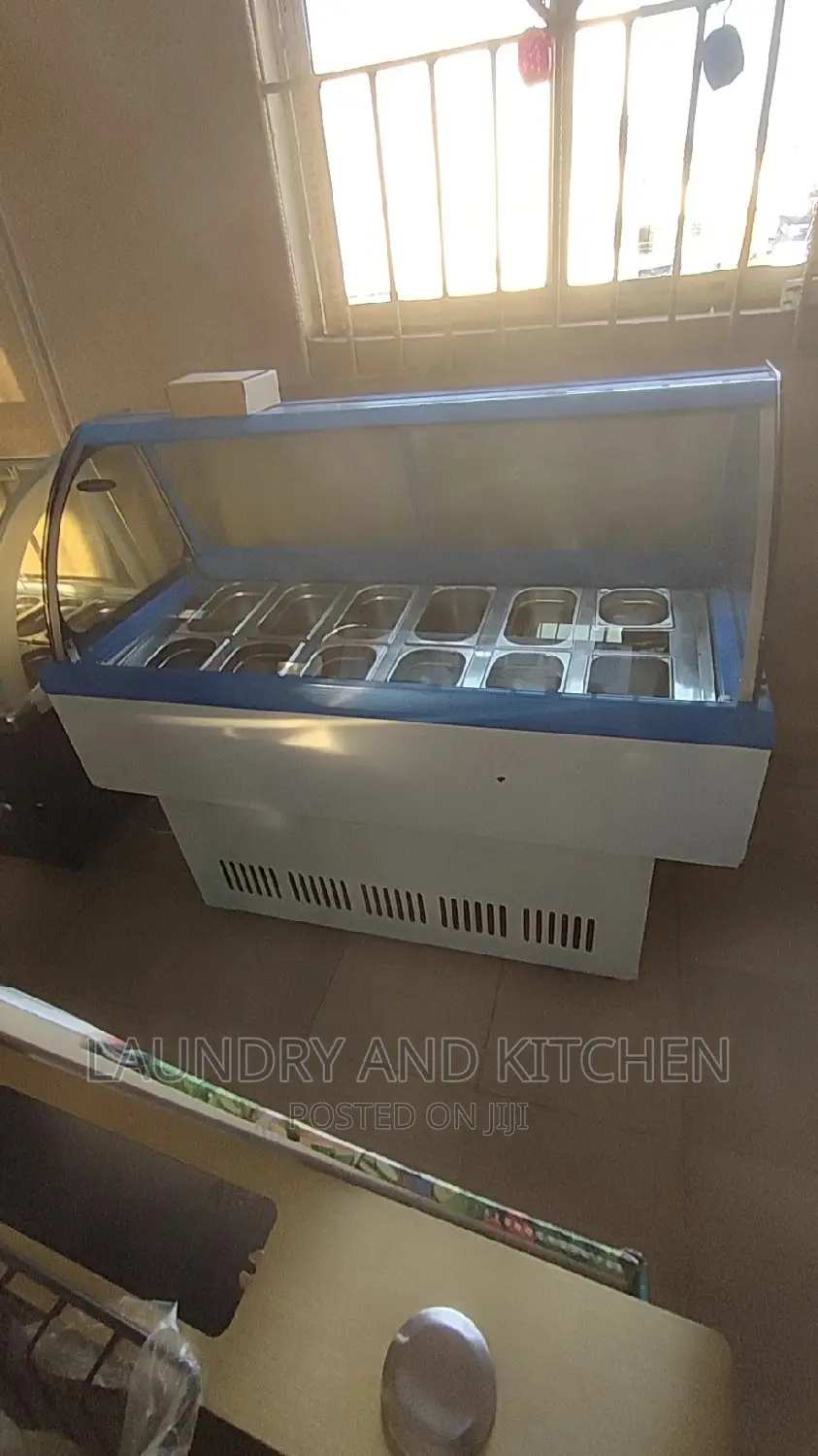 Ice Cream Display Freezer for Commercial Use