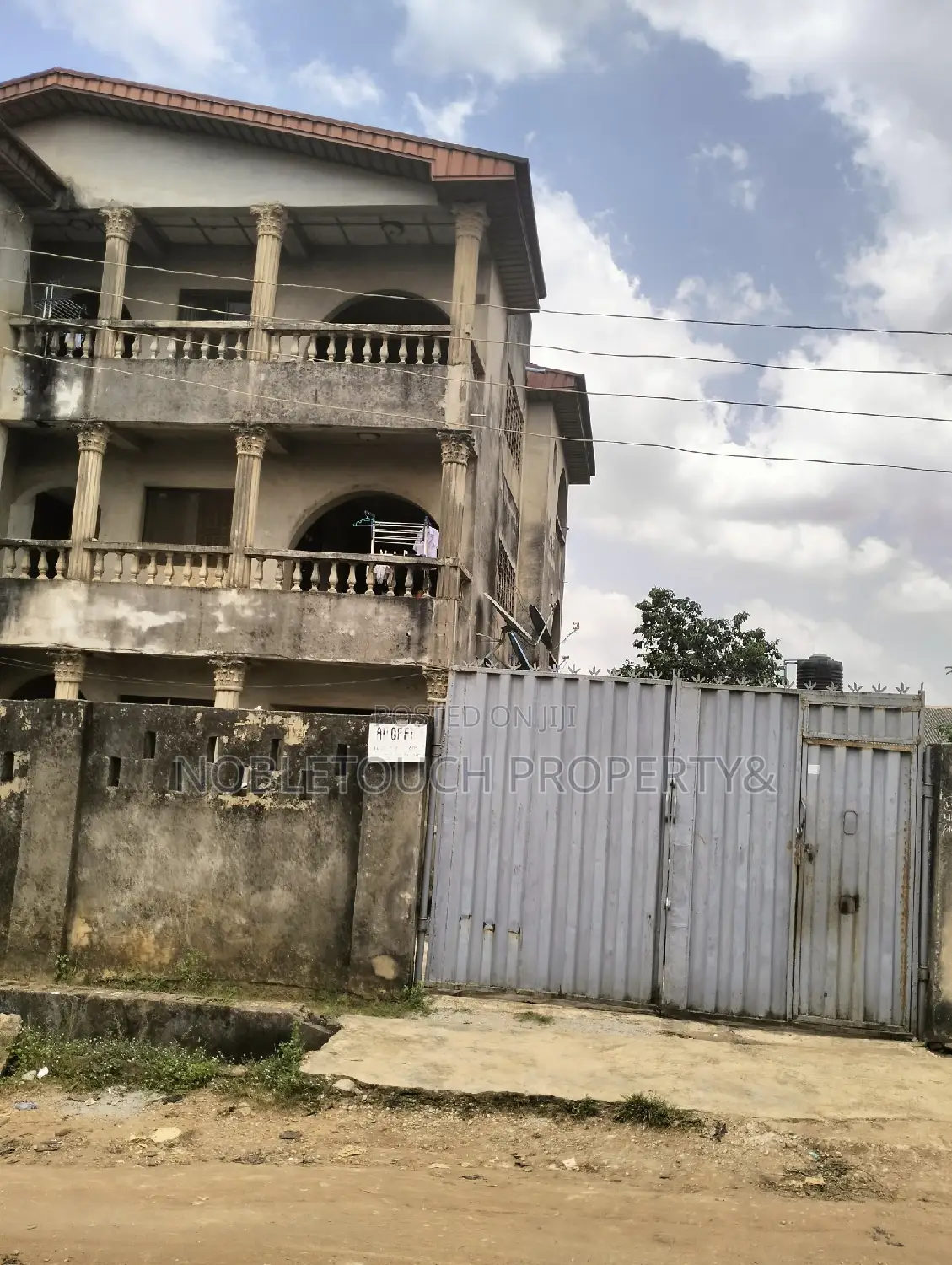 3bdrm Block of Flats in Okunola Egbeda Lagos for sale