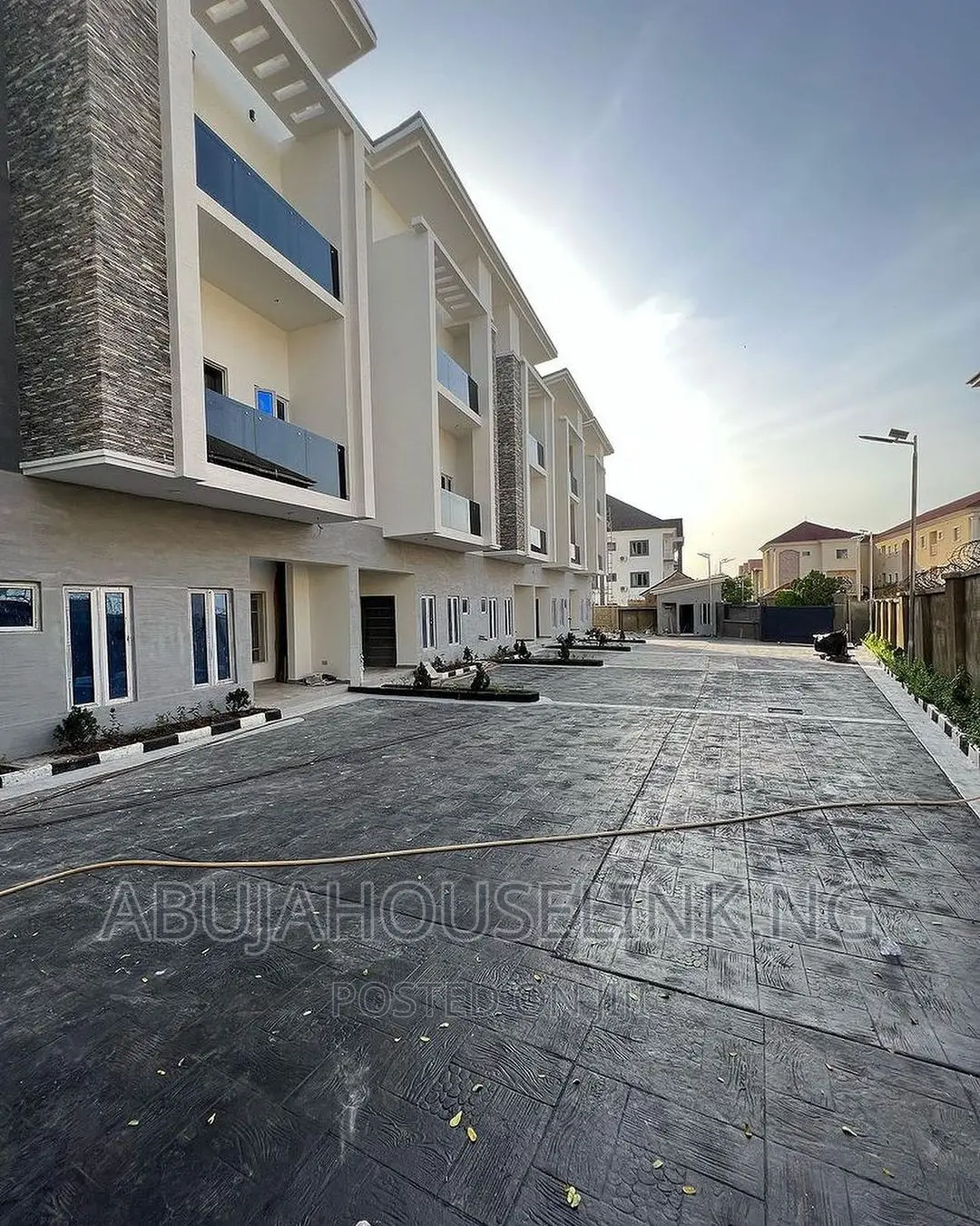 4bdrm Duplex in Utako Abuja for sale
