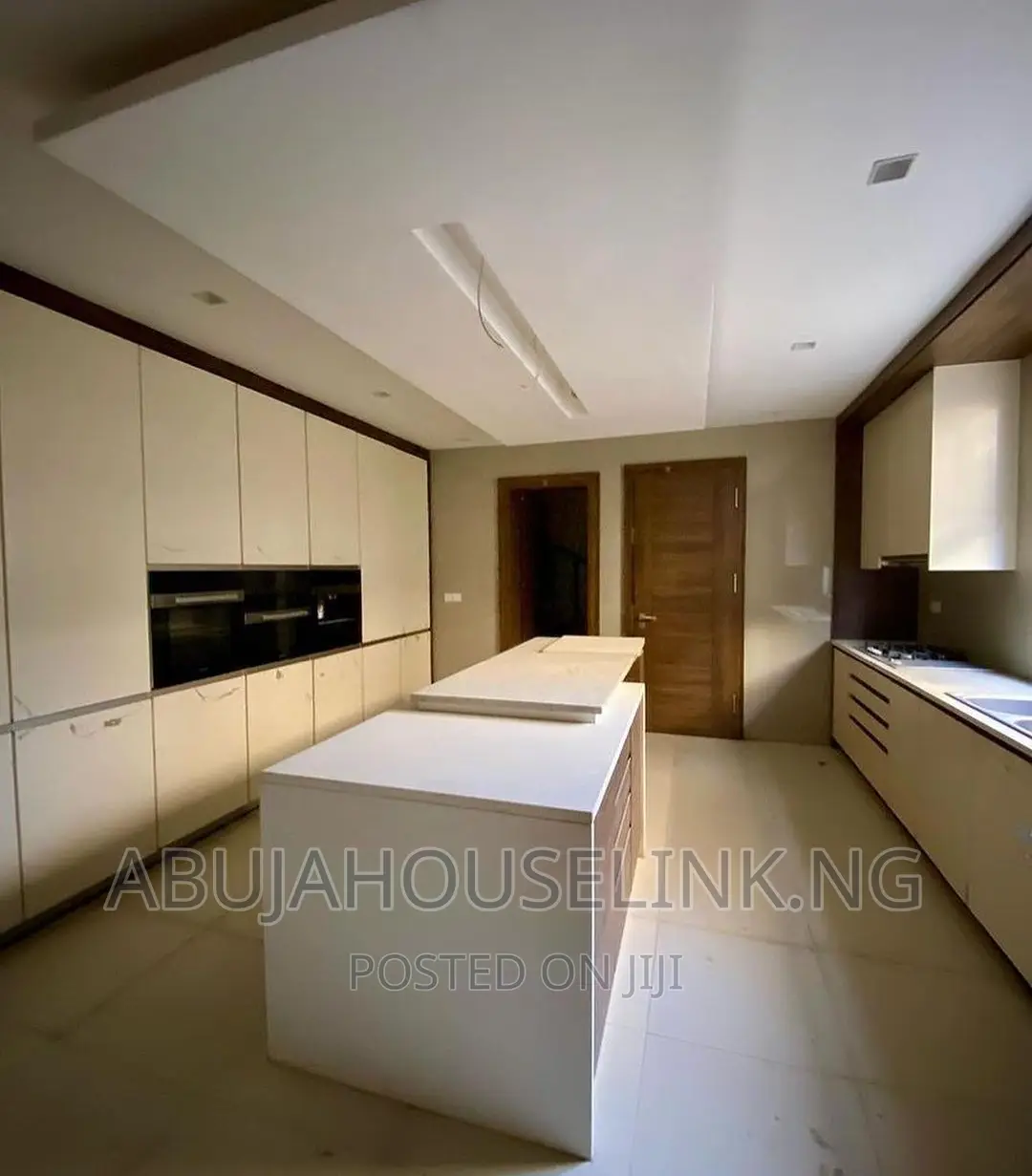 5bdrm Mansion in Maitama Main Abuja for sale