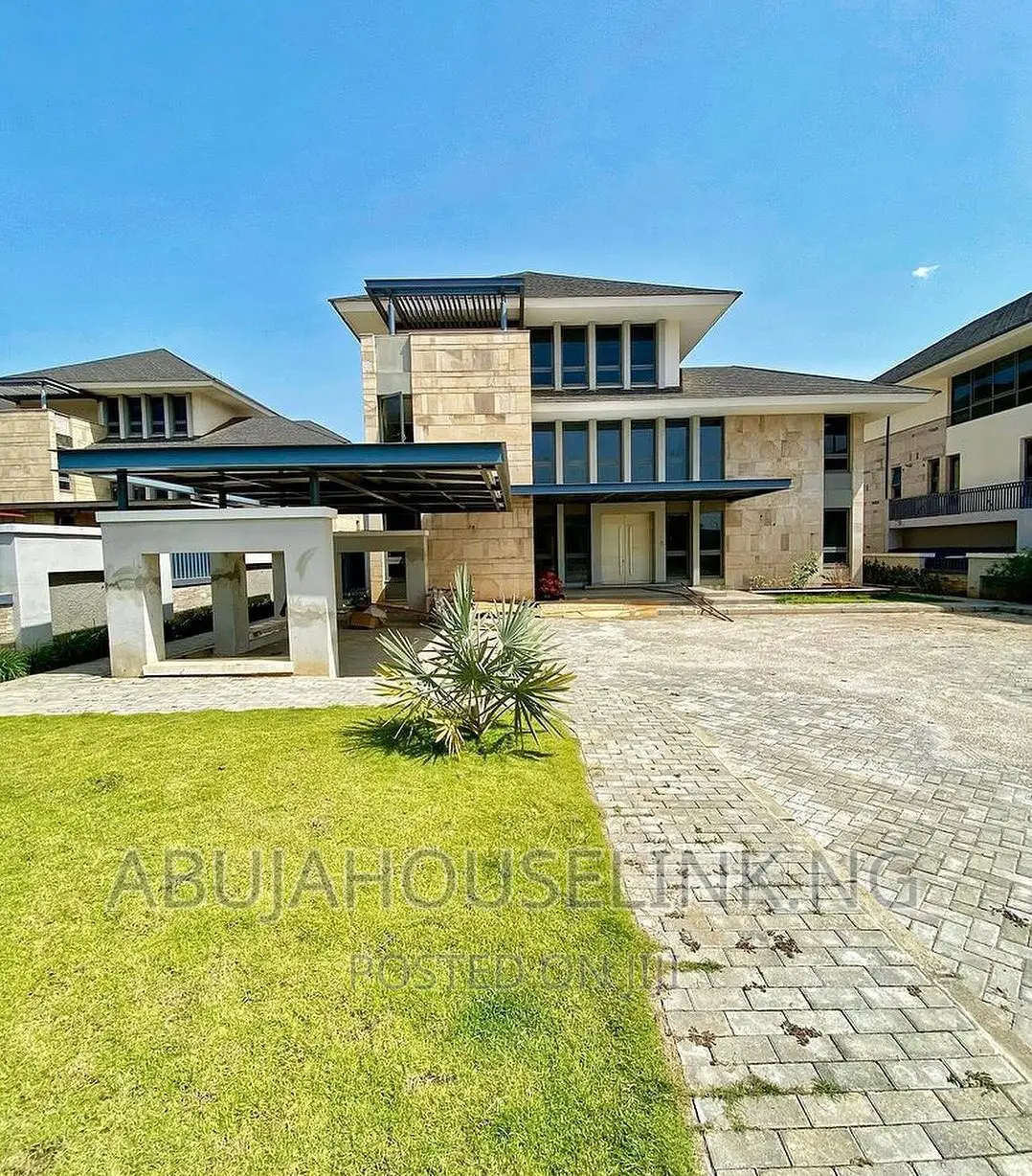 5bdrm Mansion in Maitama Main Abuja for sale