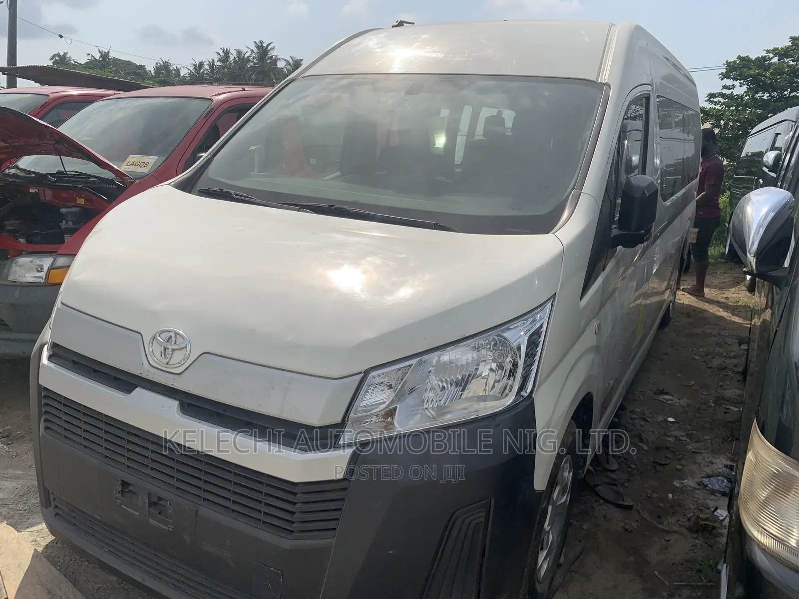 Toyota HiAce 2019 White
