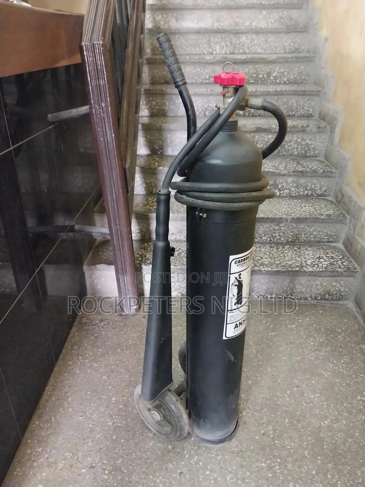 Carbon Dioxide Store Pressure Fire Extinguisher 12kg