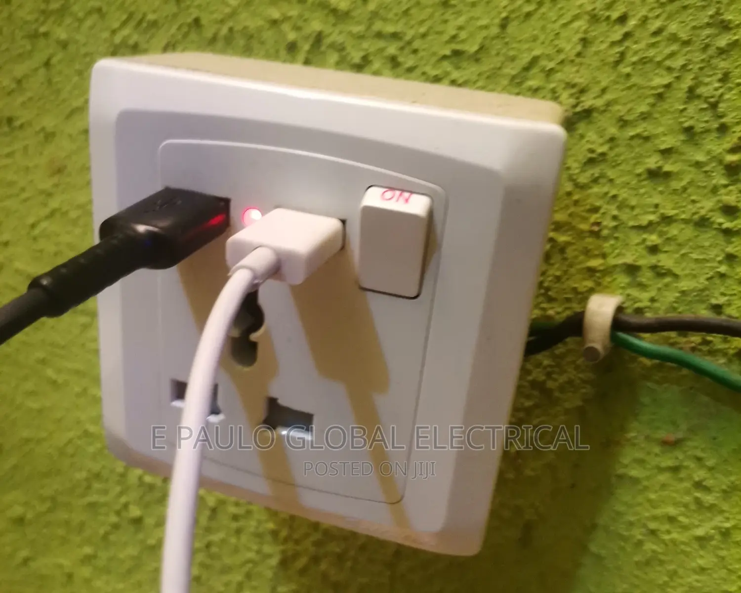 13amps Single Socket Universal With USB CHARGER