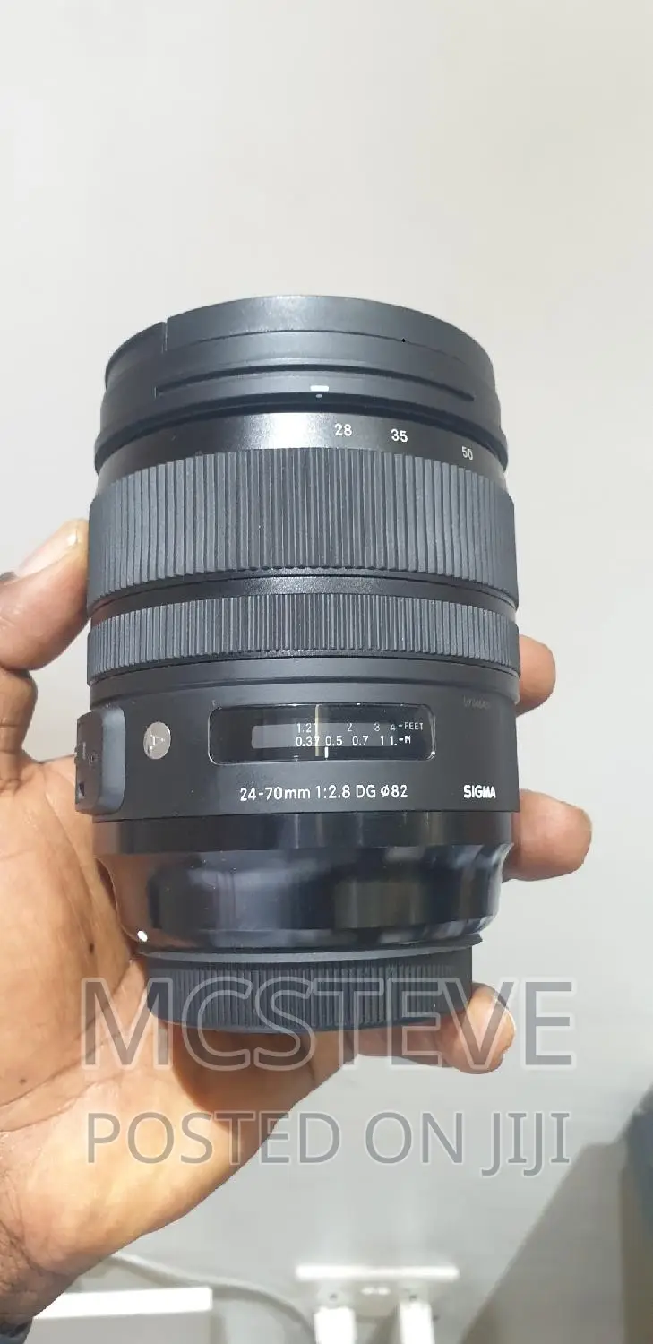 Sigma 24 - 70MM F/2.8 DG Lens for Canon