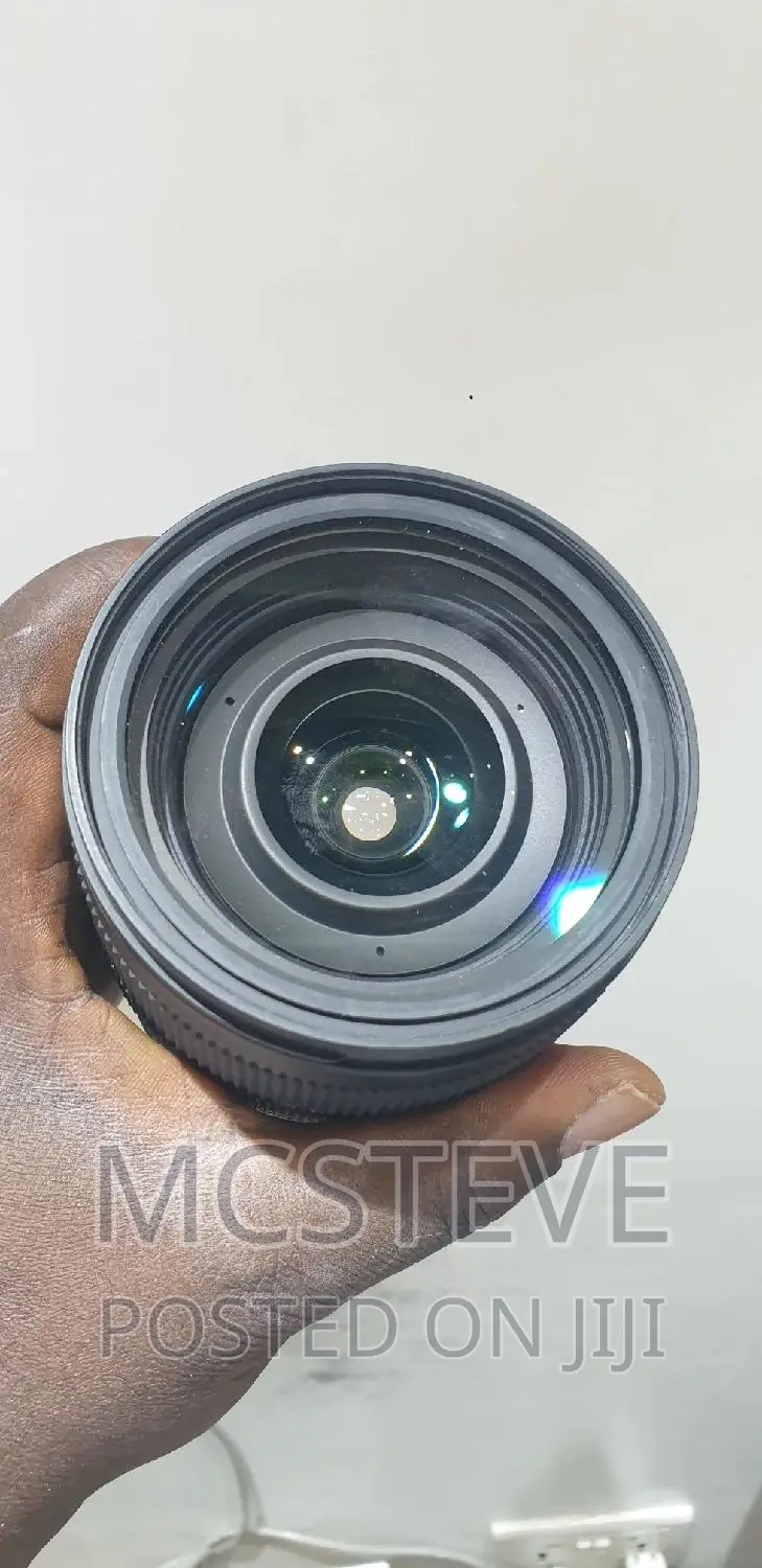 Sigma 24 - 70MM F/2.8 DG Lens for Canon