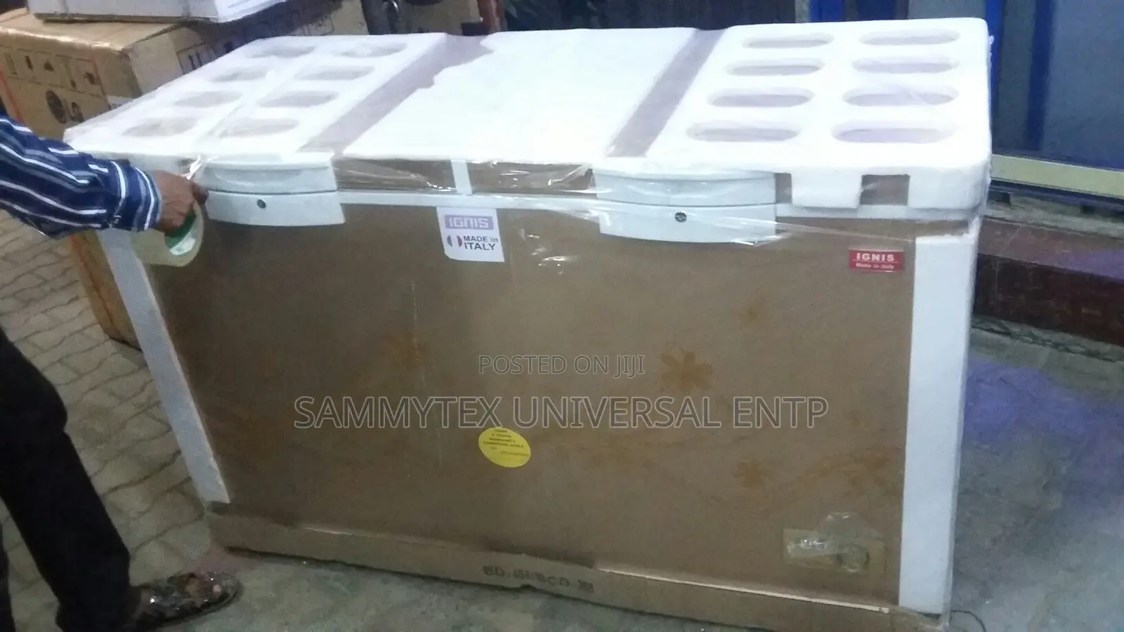 Ignis 1000 Litre Double Door Deep Freezer