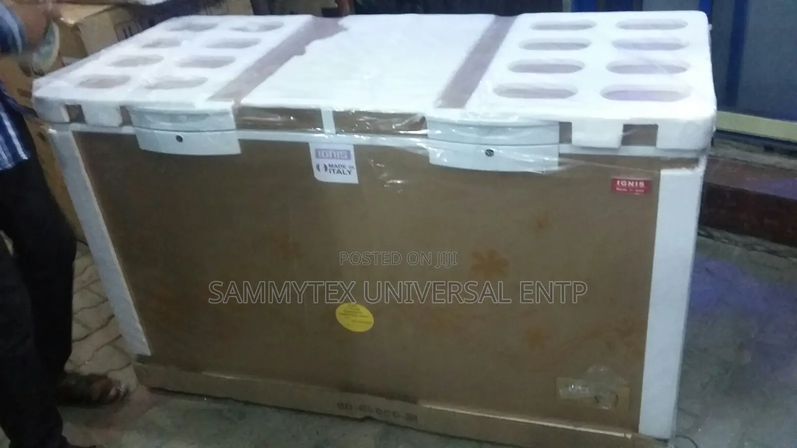Ignis 1000 Litre Double Door Deep Freezer