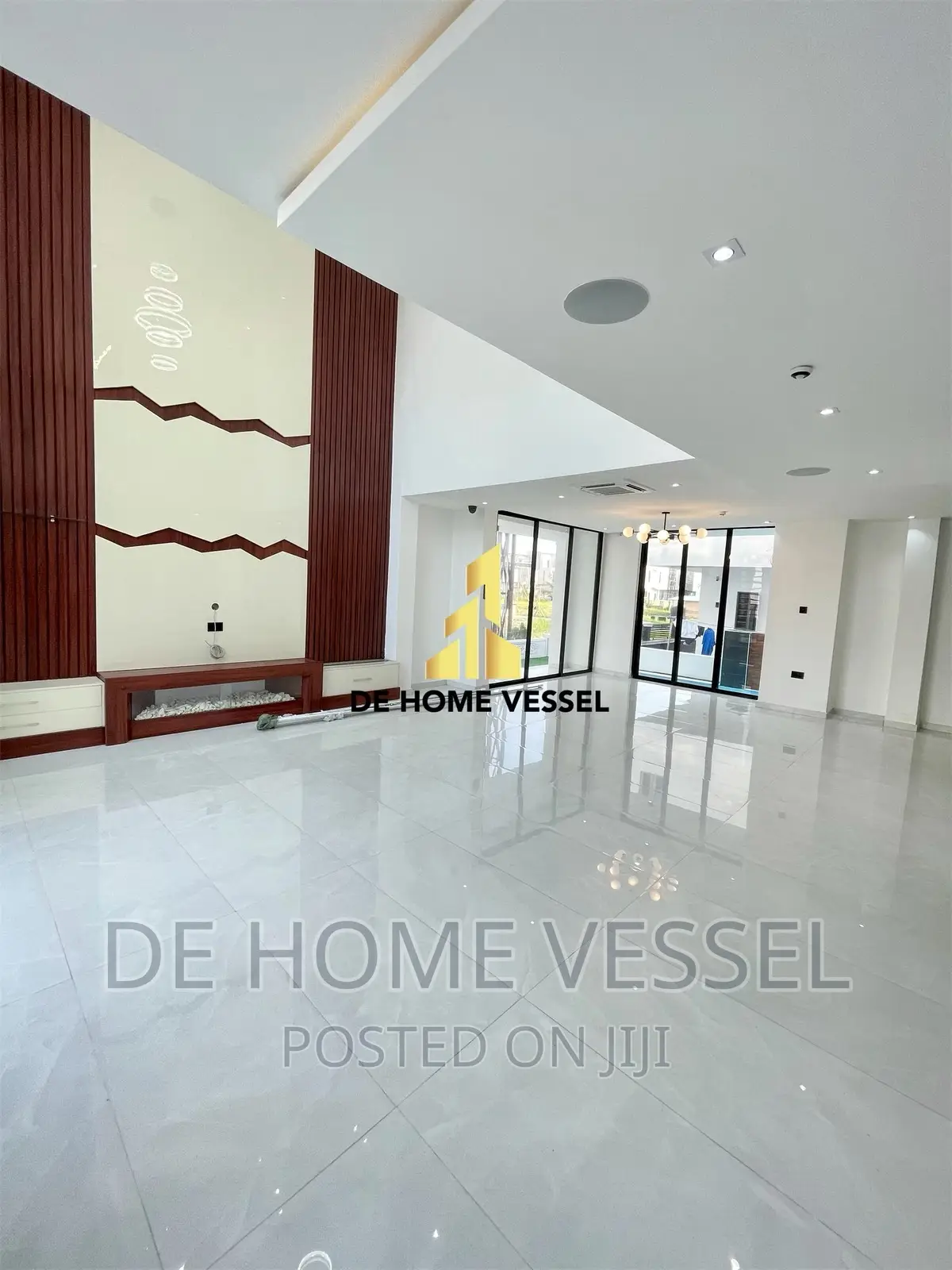 5bdrm Duplex in Osapa london for sale