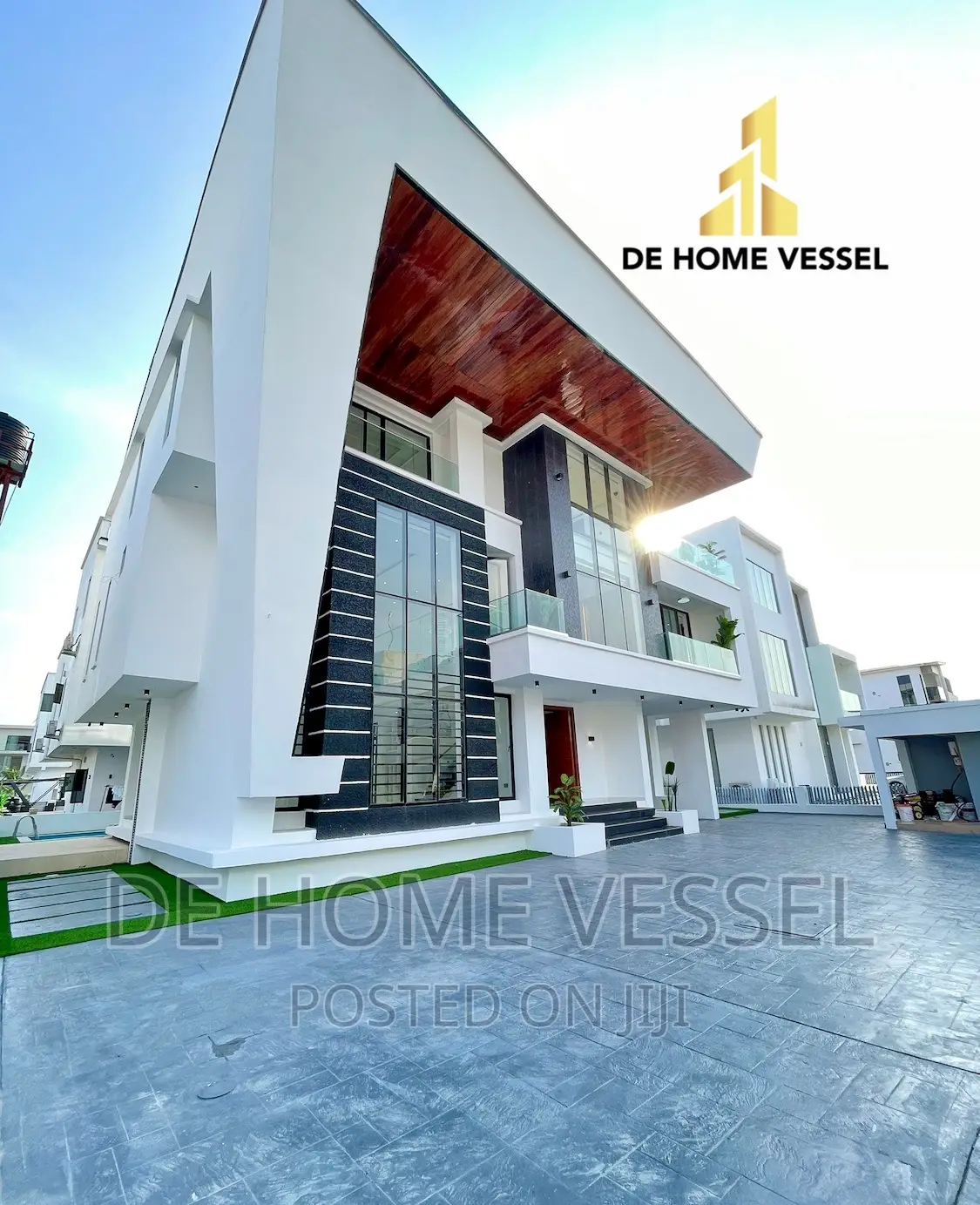5bdrm Duplex in Osapa london for sale