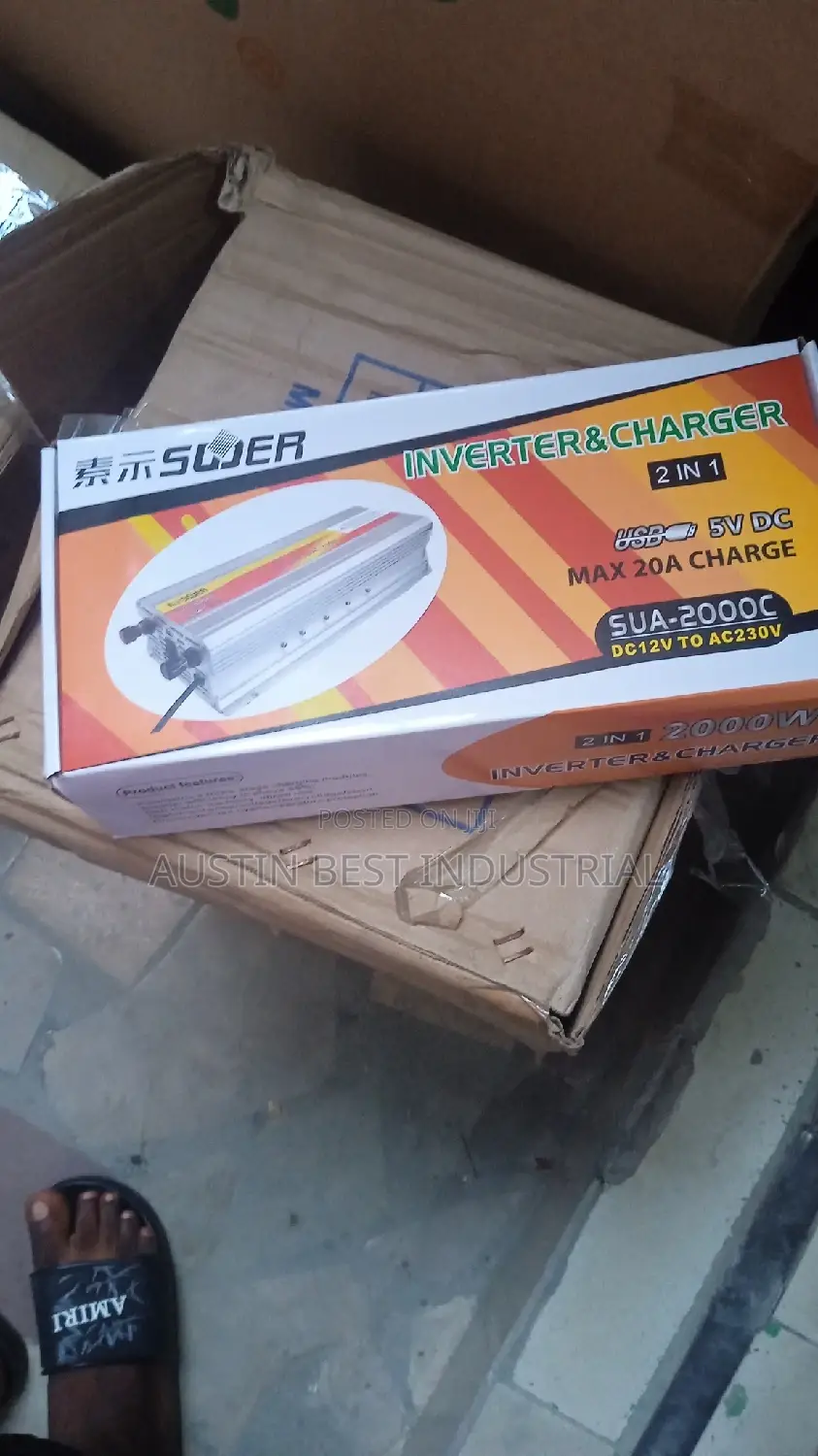 Souer Inverter With Charger 2000W
