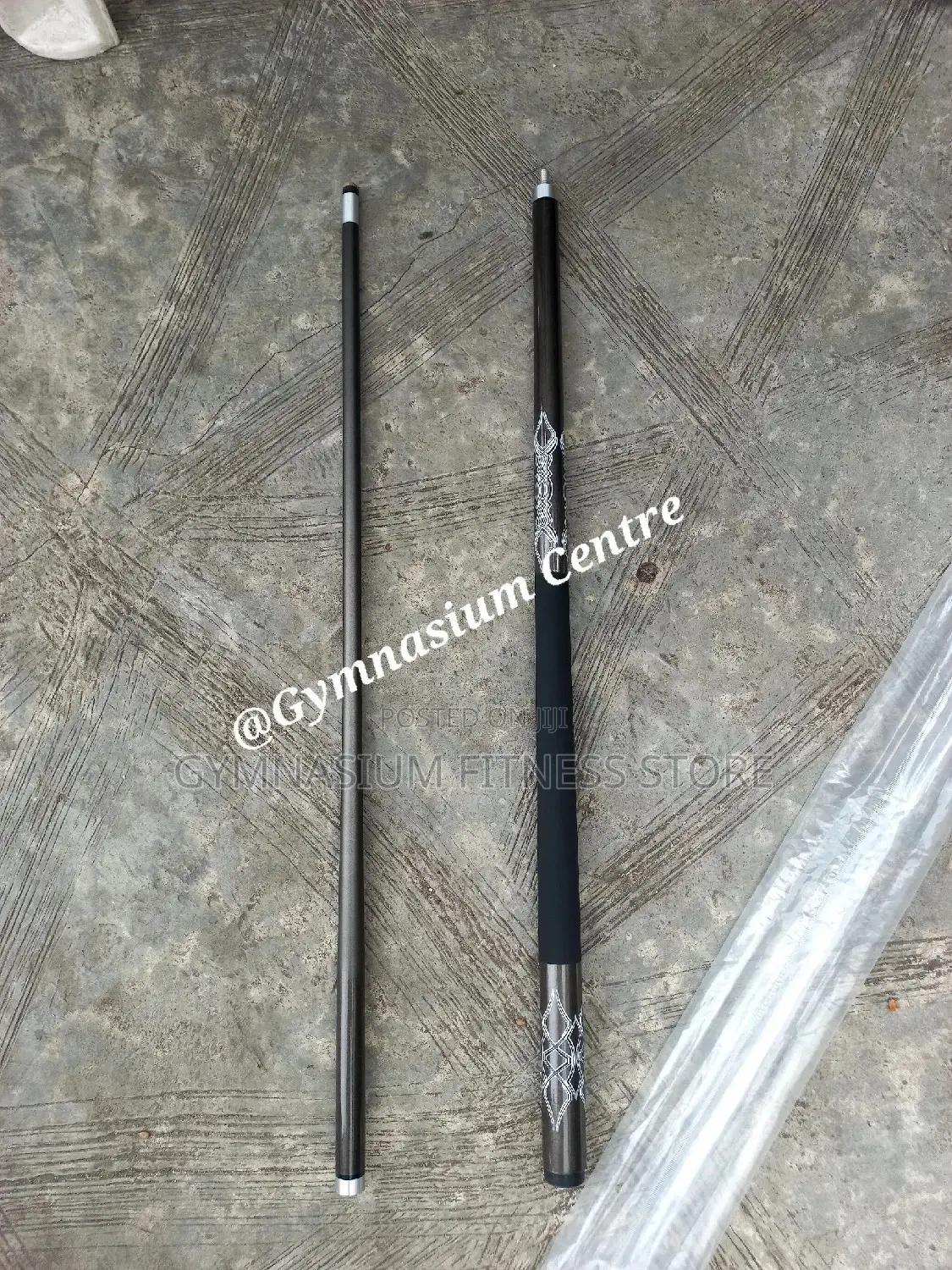 Big Tip Fibre Cue With Screw Tip 337
