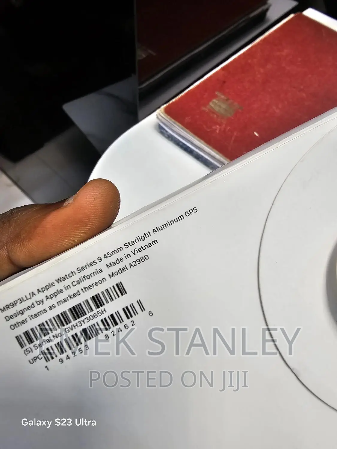 Apple Watch Series 9 45mm Starlight Aluminum GPS