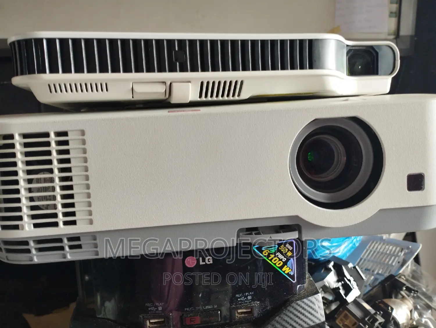 Giveaway Nec Projector ME301X