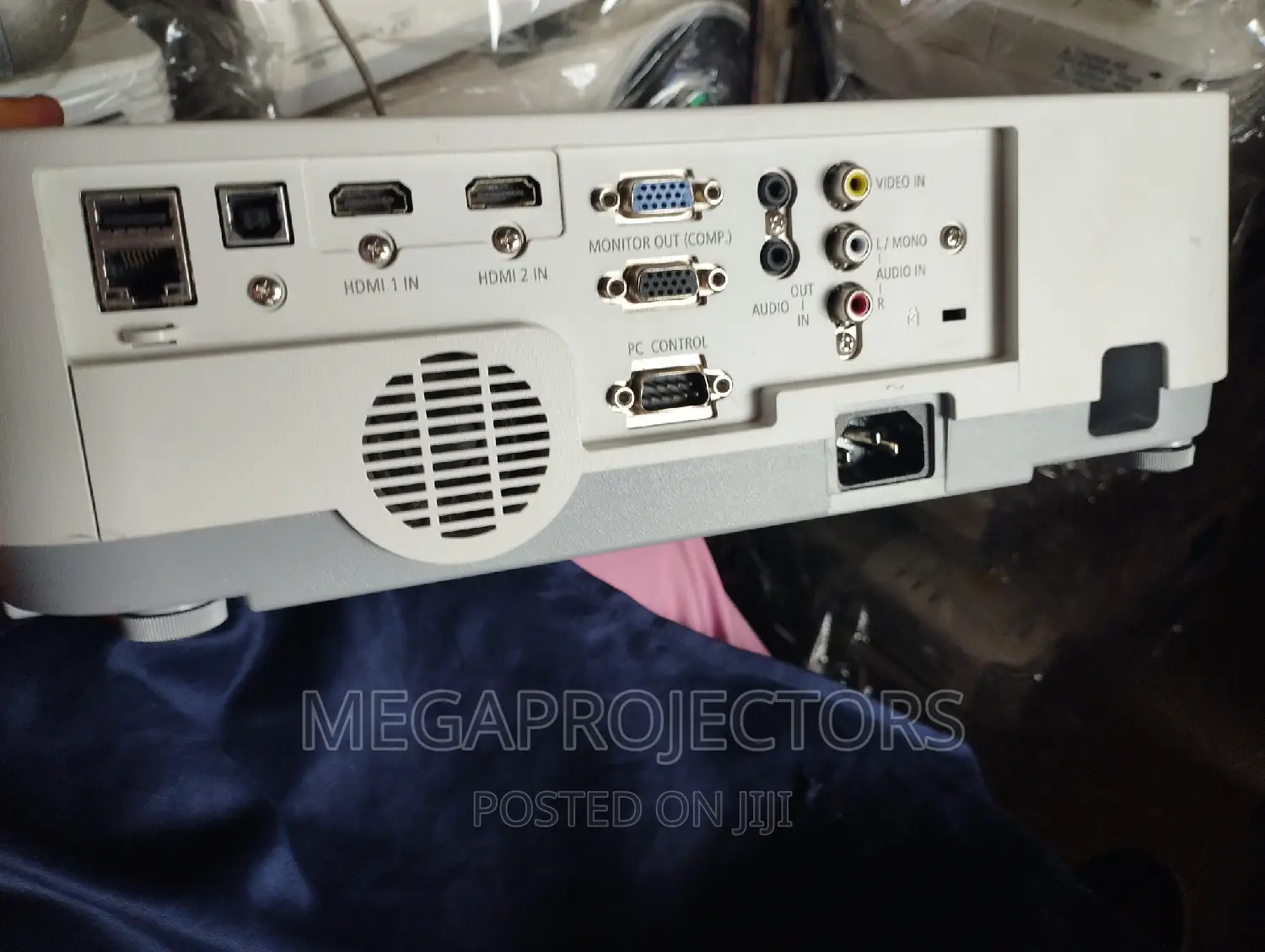 Giveaway Nec Projector ME301X