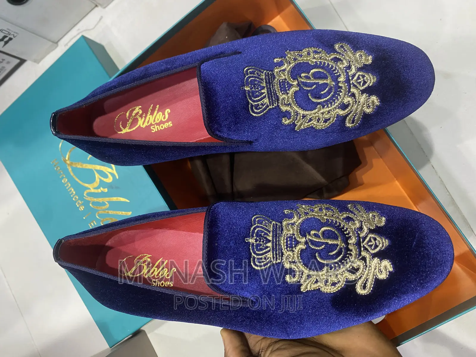 Pure Italian Biblos Velvet Shoe