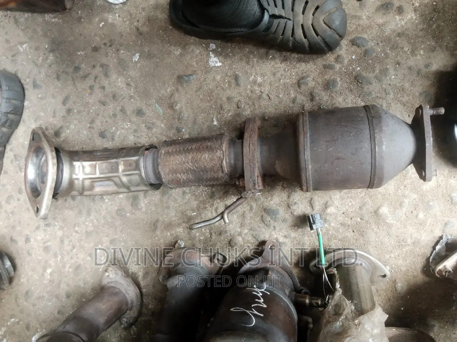 Complete Catalyst for Honda Accord 2008, 2010 and 2012.