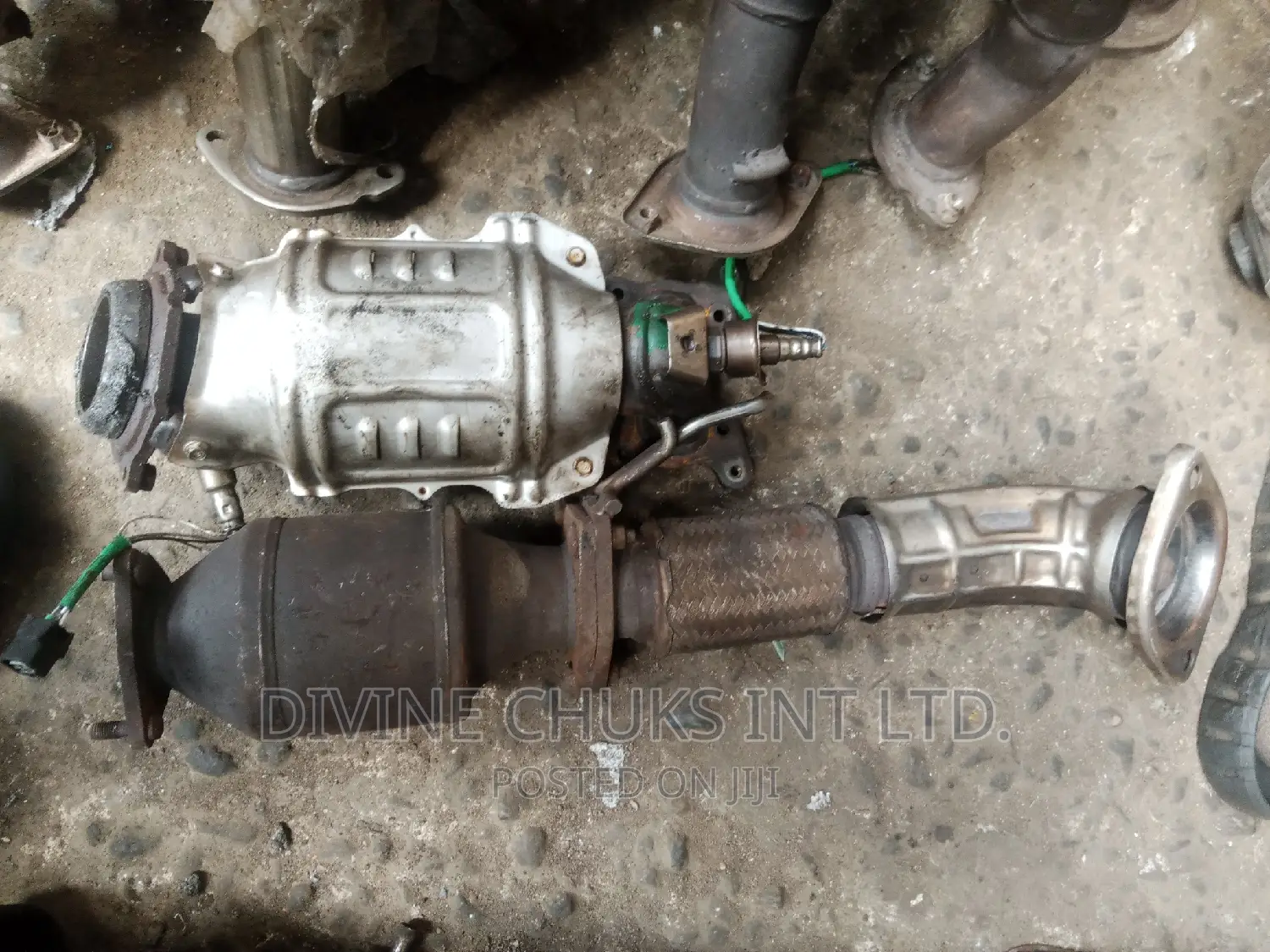 Complete Catalyst for Honda Accord 2008, 2010 and 2012.