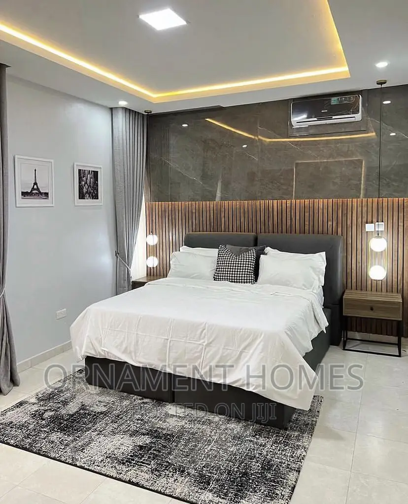 White Bedding(Bedsheet, Pilliowcases and Duvet)