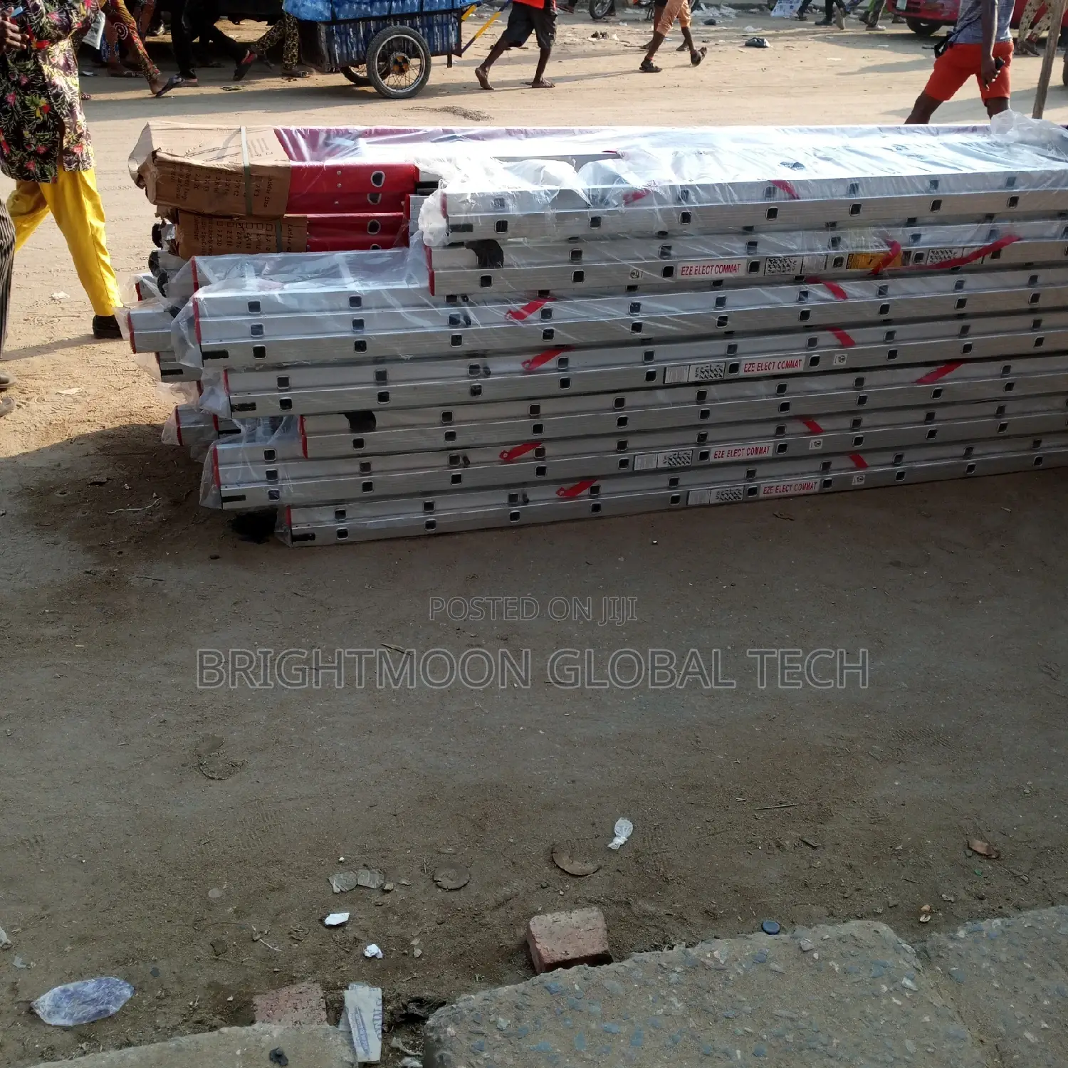 All Kinds of Aluminum, Fiberglass,Iron Ladders