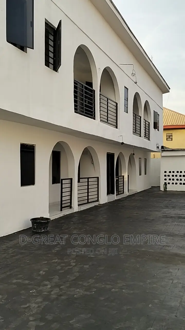 8bdrm Block of Flats in Infant Jesus Asaba, Oshimili South for sale