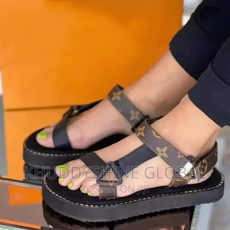 Ladies Two-Toned Scandals Shoes