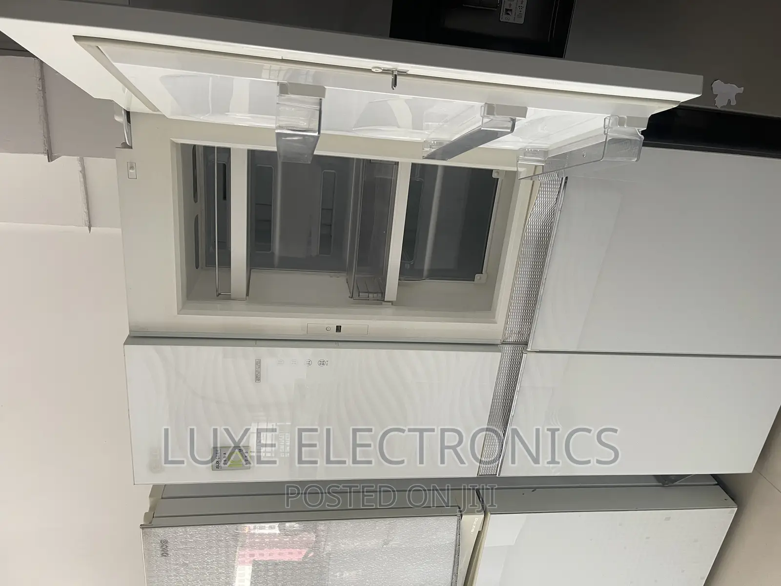 800 Liters LG DIOS Inverter Side By Side Refrigerator