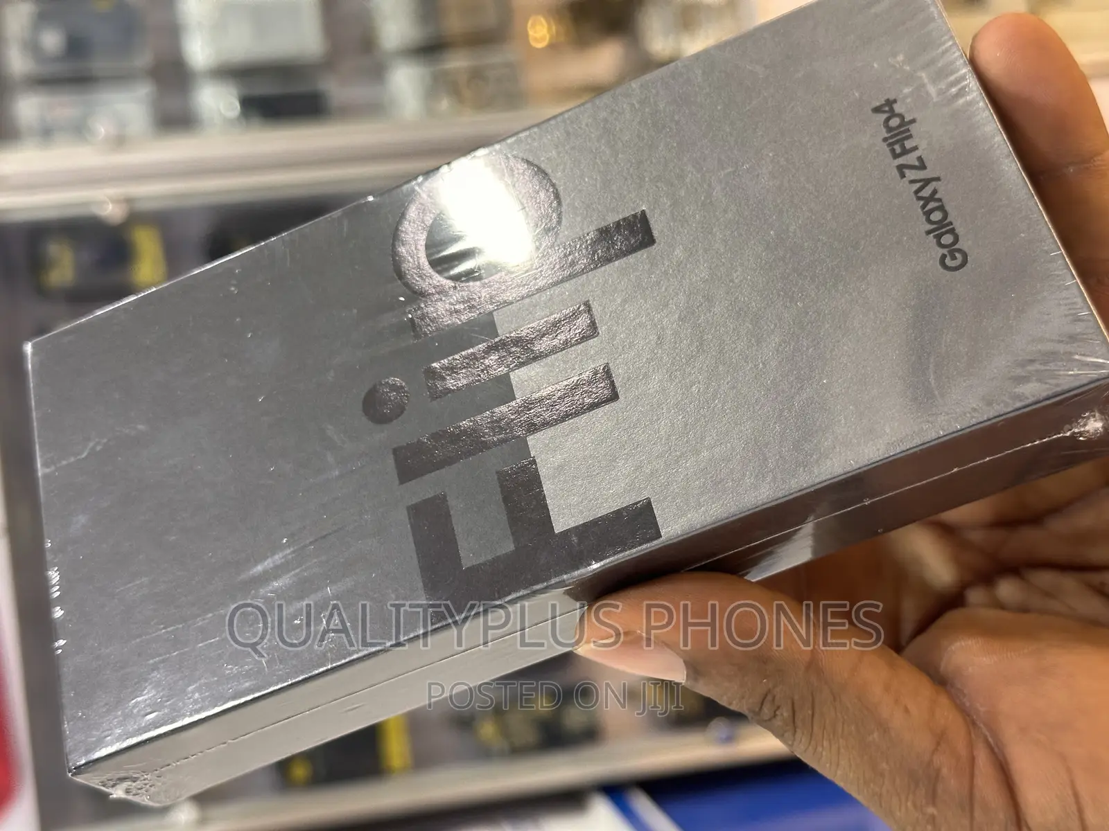 New Samsung Galaxy Z Flip4 256 GB Gold