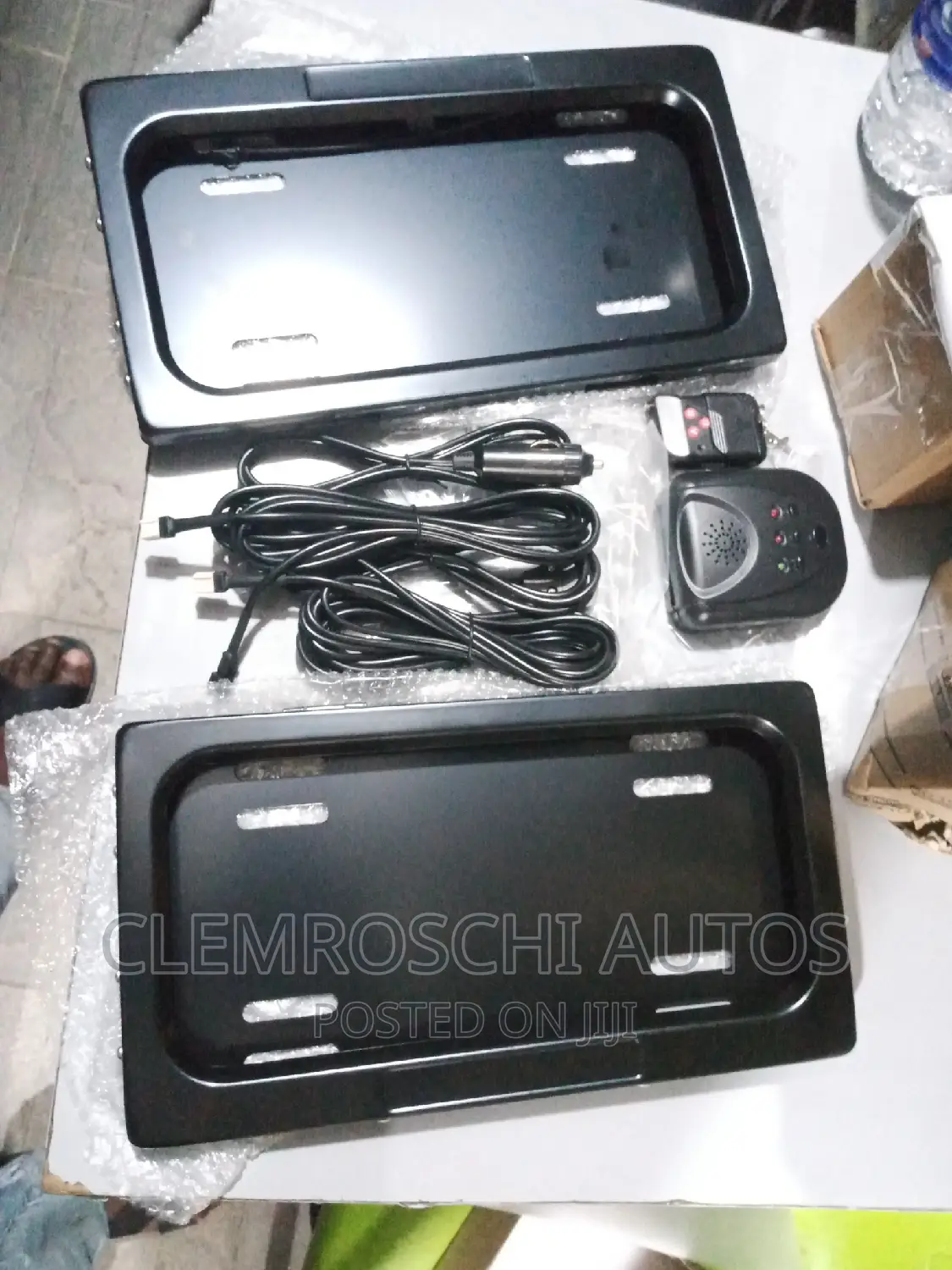 High Quality Certified Automatic Remote Plate Number Cover.