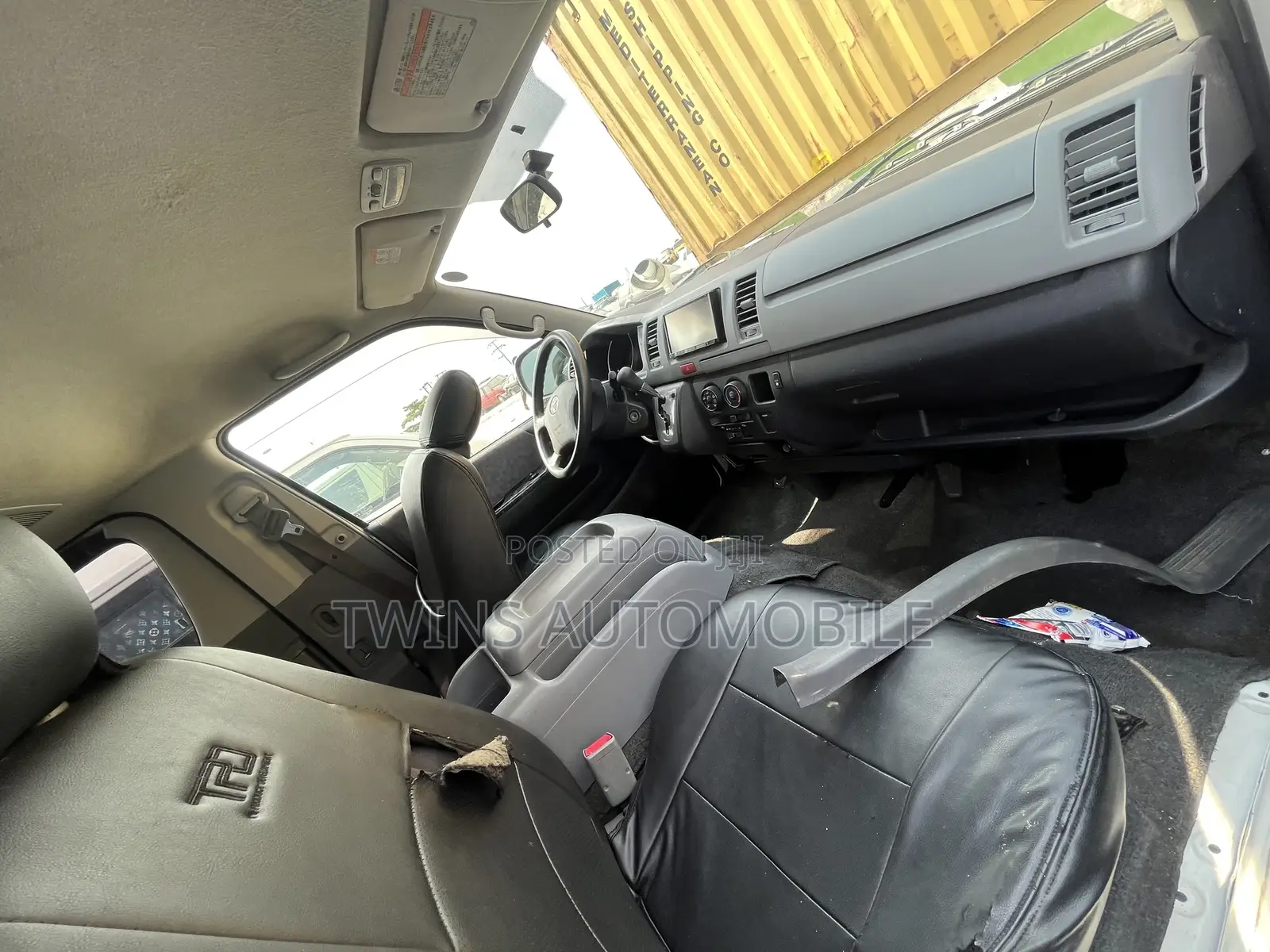 Toyota HiAce 2012 White